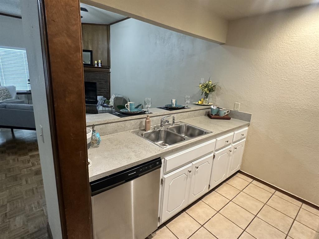 2131 Lonnie Lane