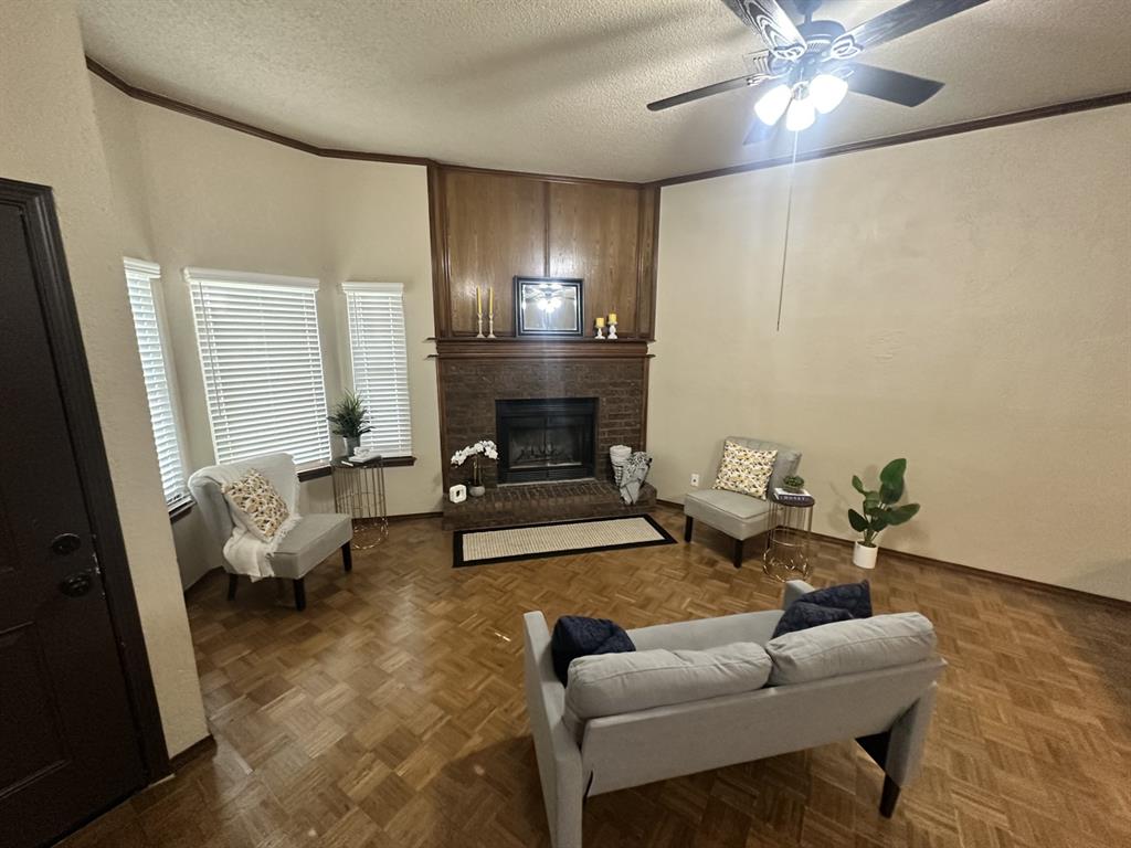 2131 Lonnie Lane