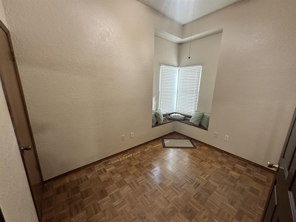 2131 Lonnie Lane
