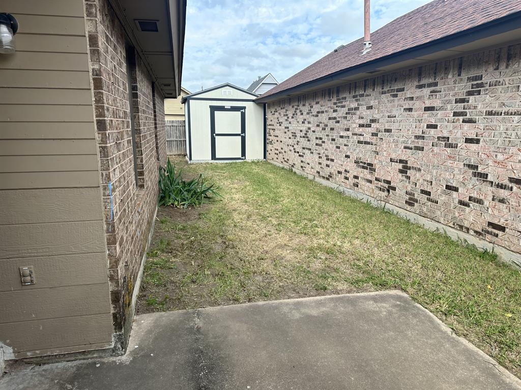 2131 Lonnie Lane