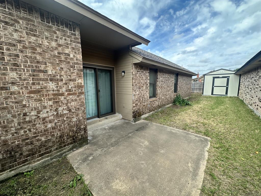2131 Lonnie Lane