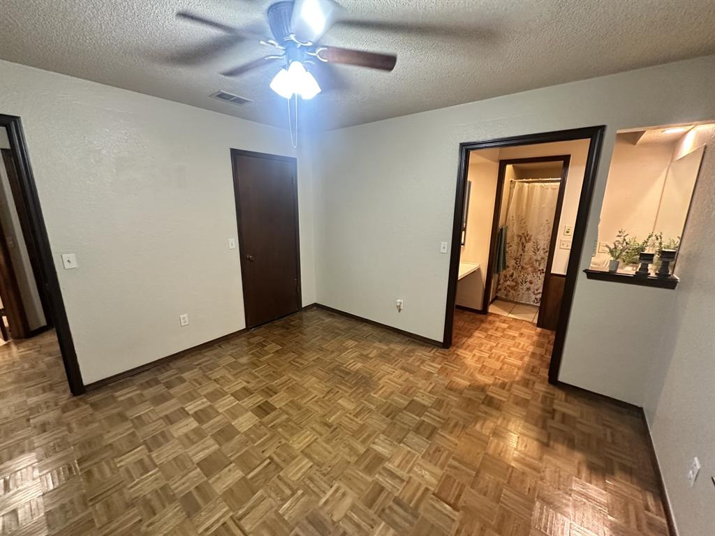 2131 Lonnie Lane