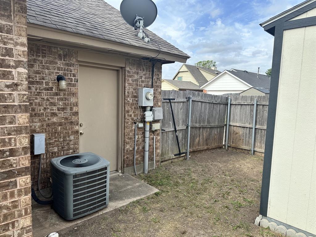2131 Lonnie Lane