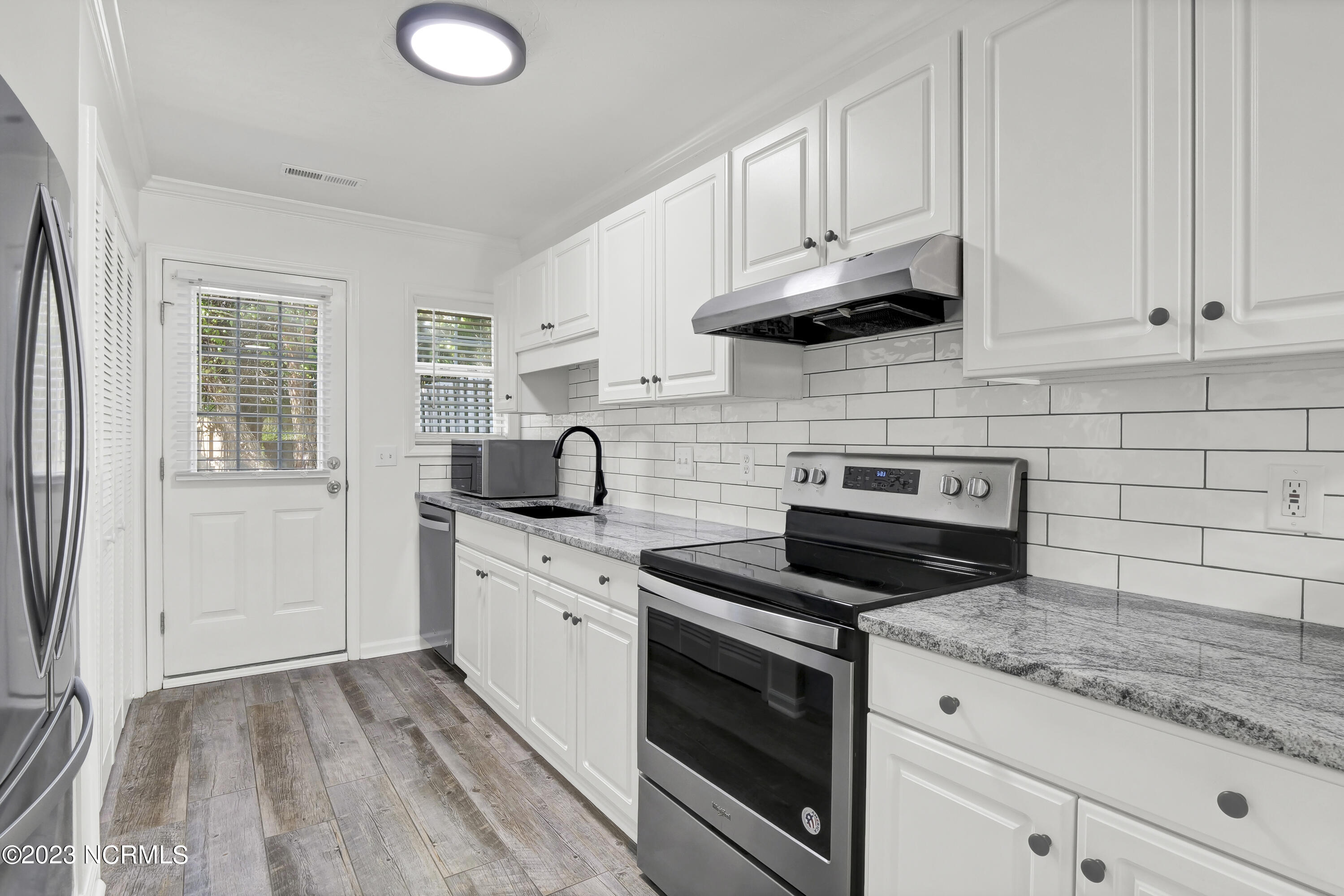 338 Emerald Cove Court Unit: 11