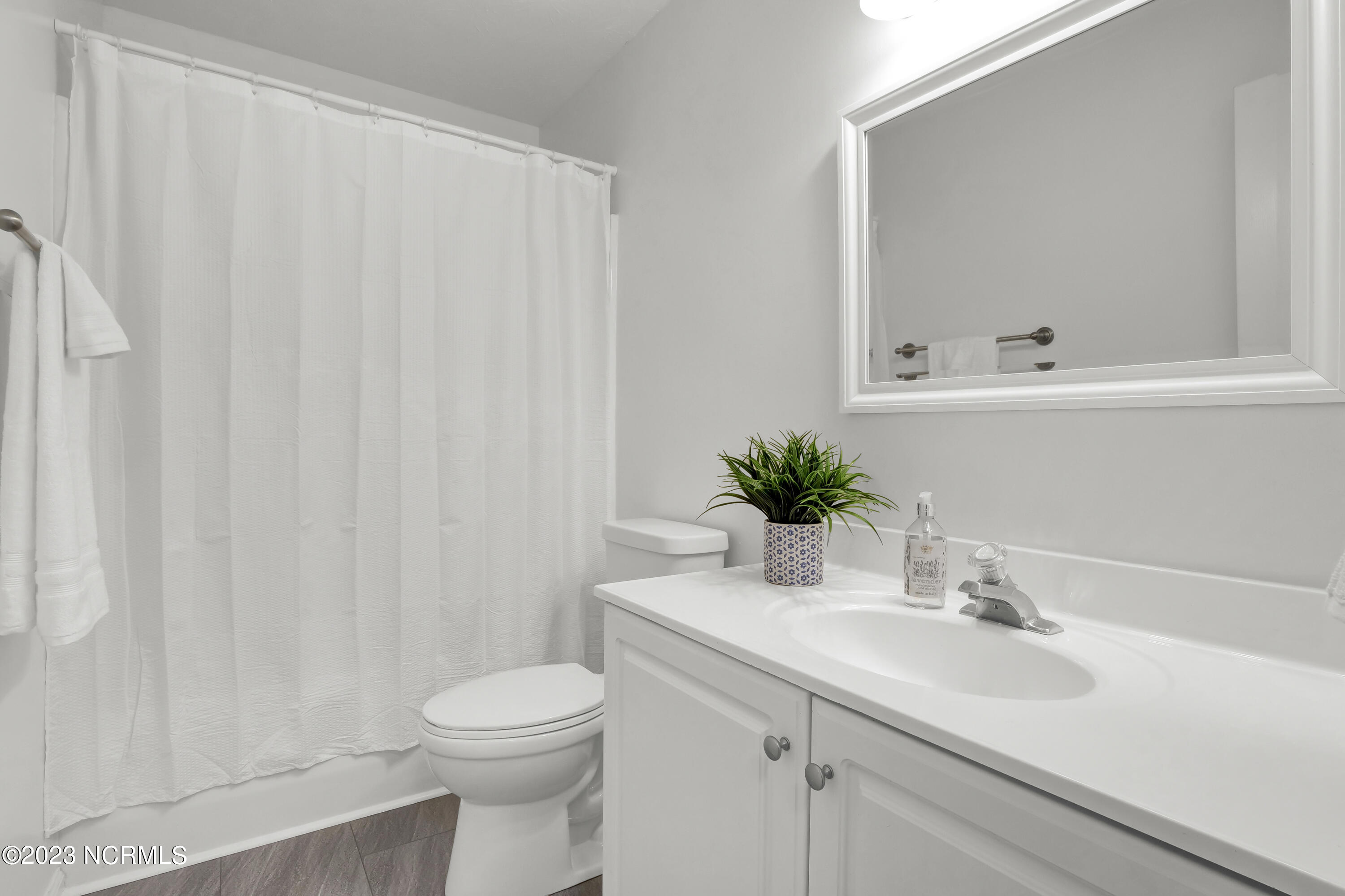 338 Emerald Cove Court Unit: 11