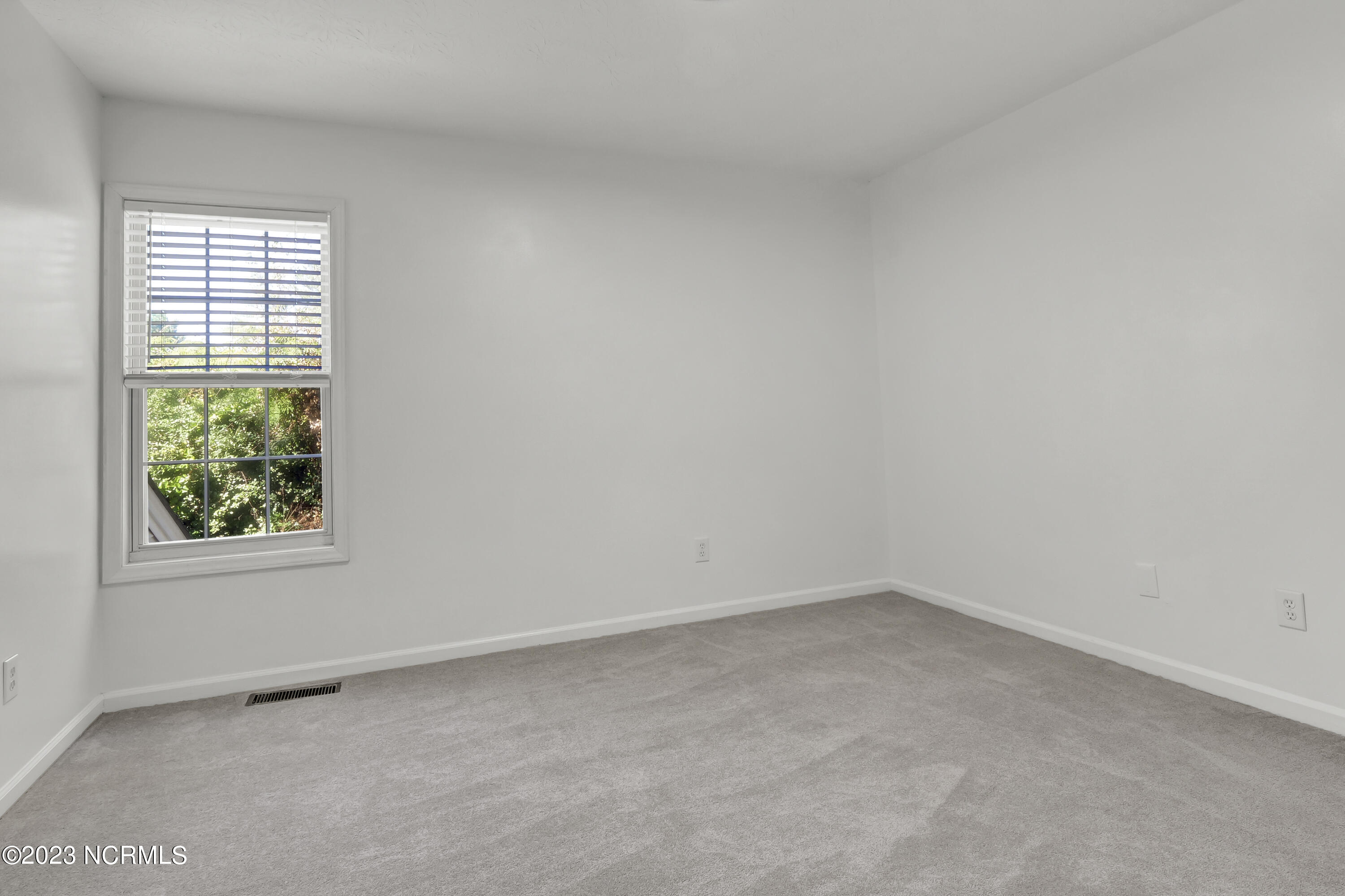 338 Emerald Cove Court Unit: 11