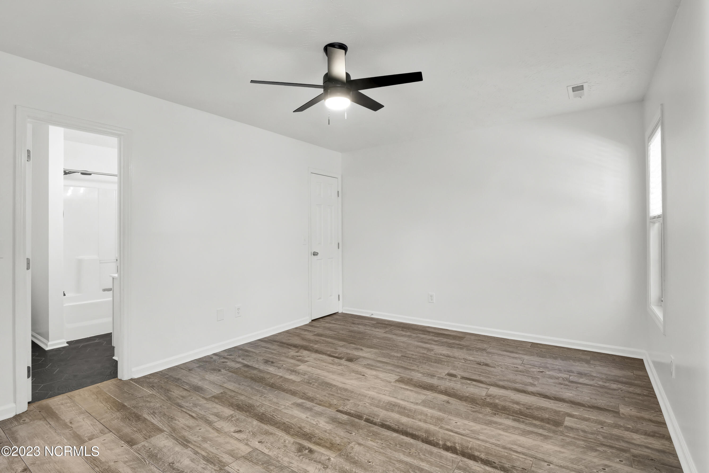 338 Emerald Cove Court Unit: 11