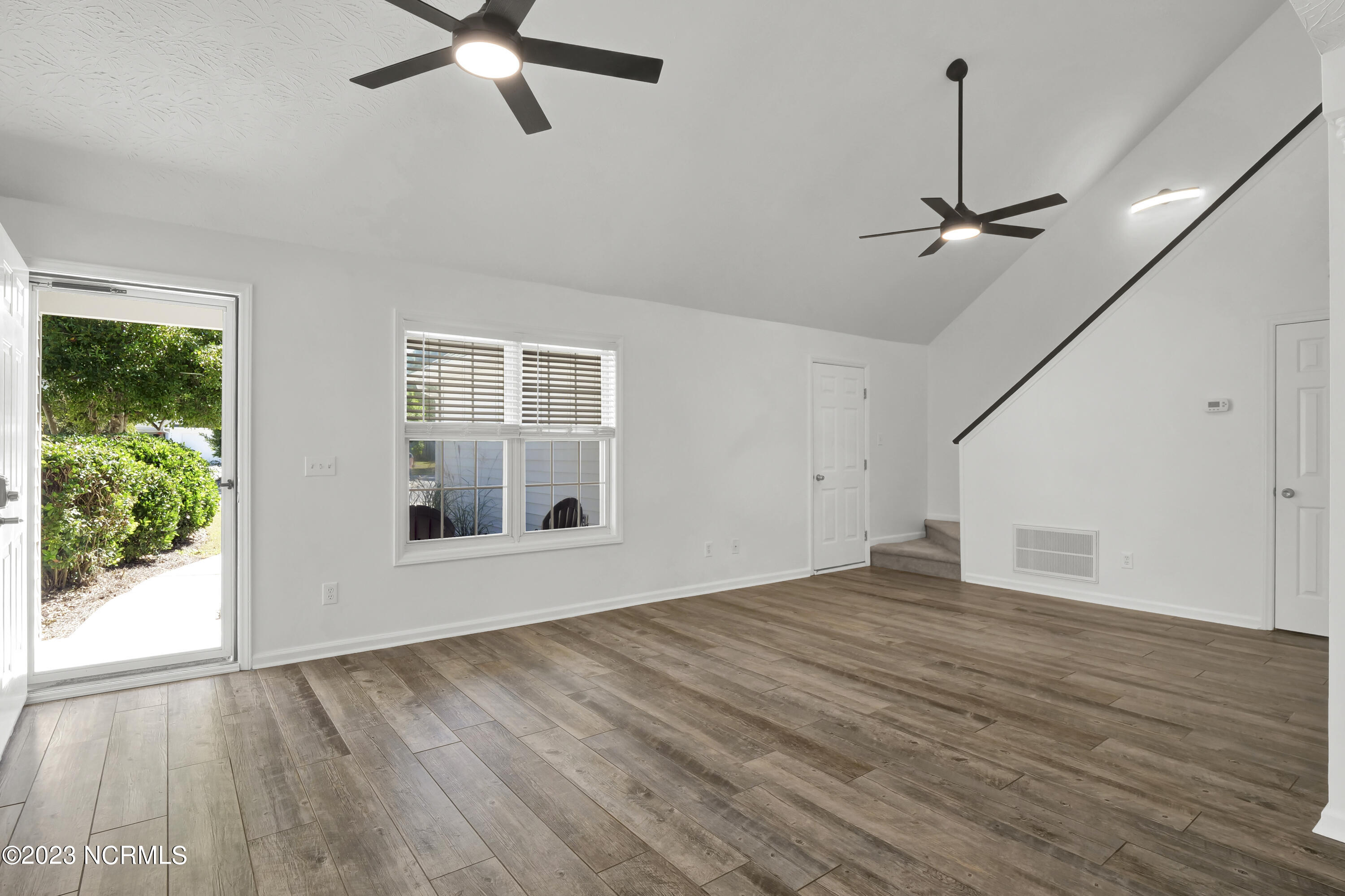 338 Emerald Cove Court Unit: 11