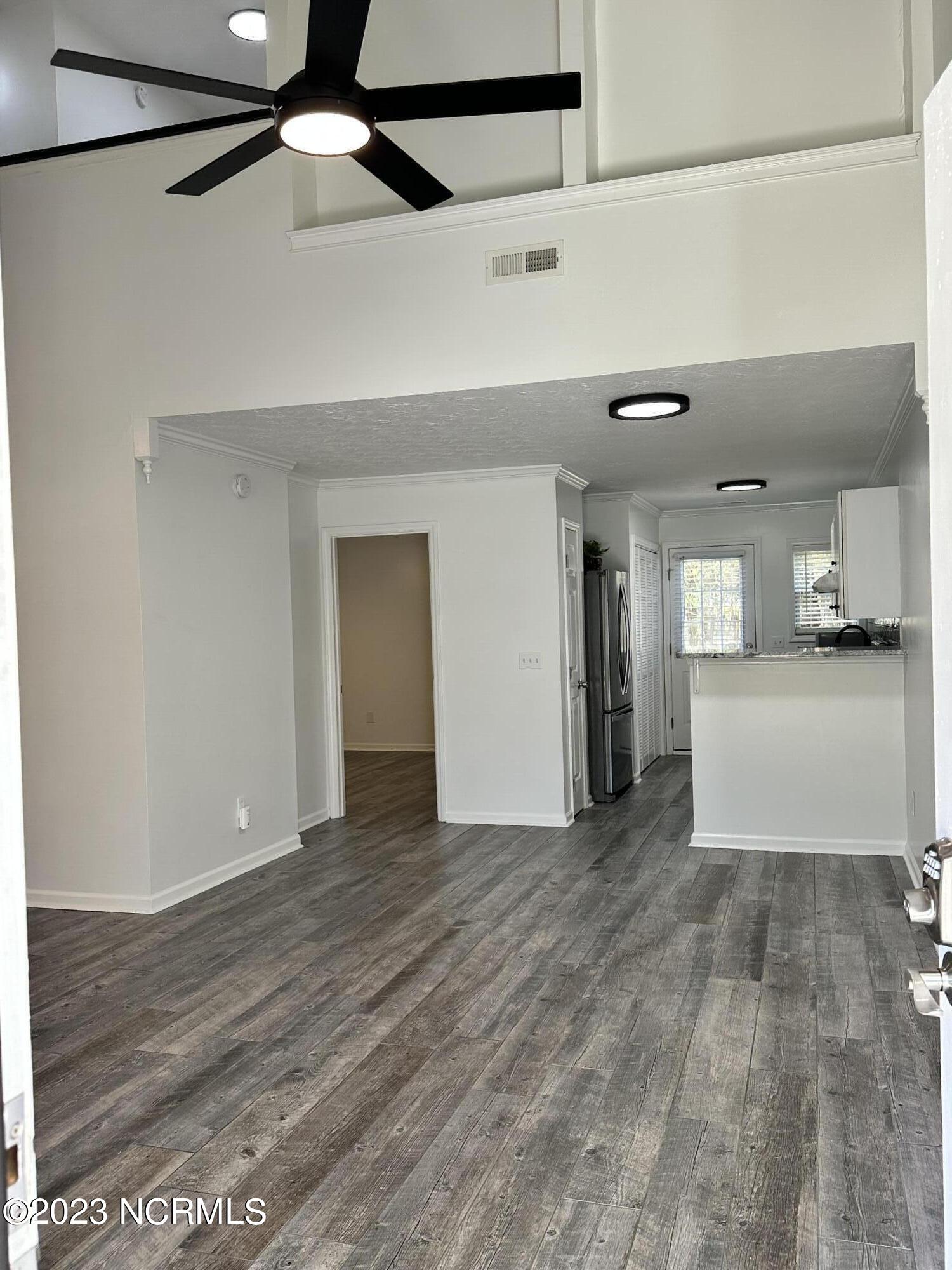 338 Emerald Cove Court Unit: 11