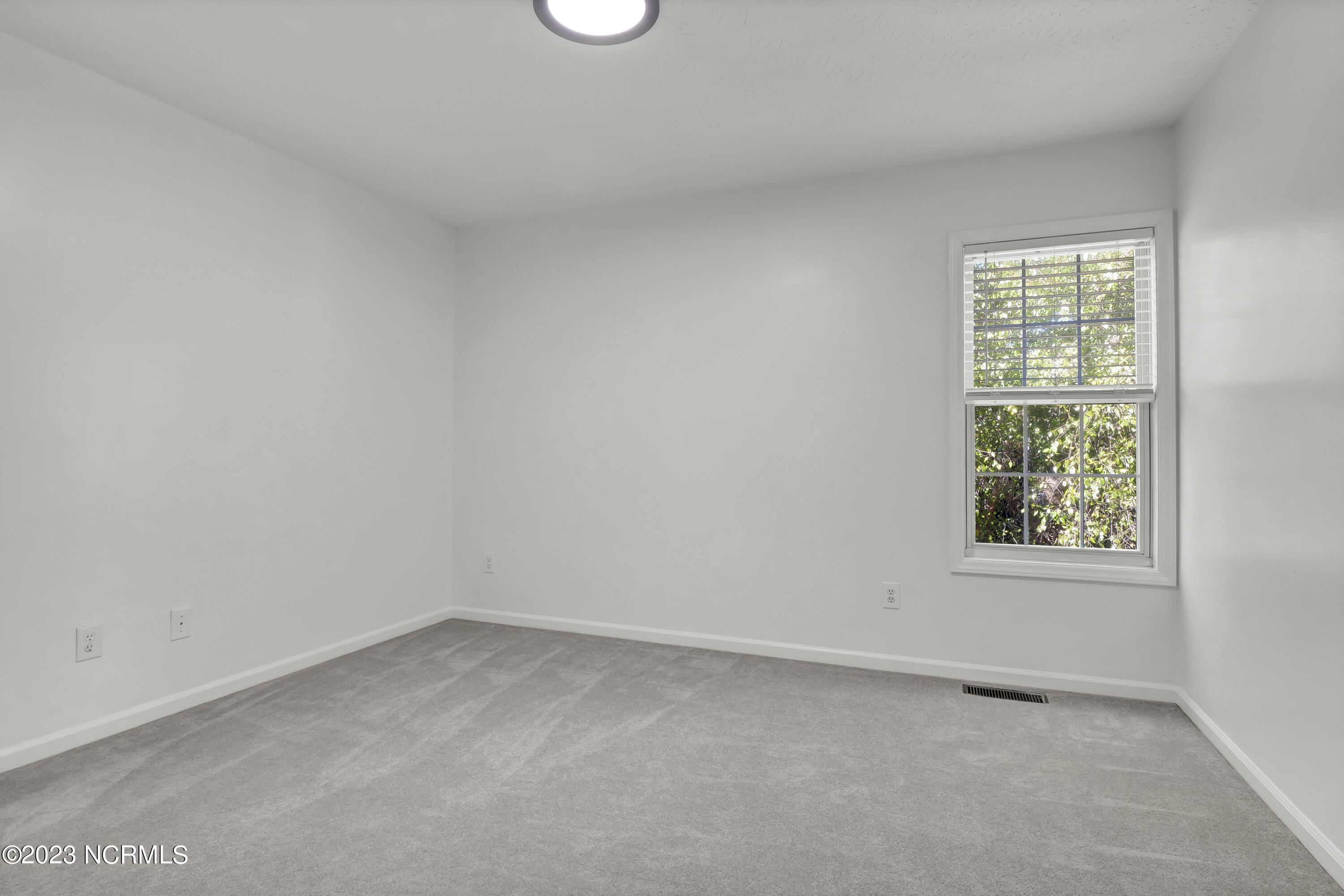 338 Emerald Cove Court Unit: 11