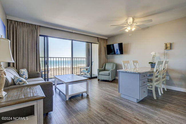 711 S Lumina Avenue Unit: 306