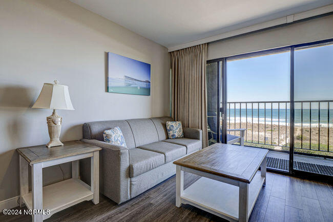 711 S Lumina Avenue Unit: 306