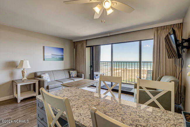 711 S Lumina Avenue Unit: 306