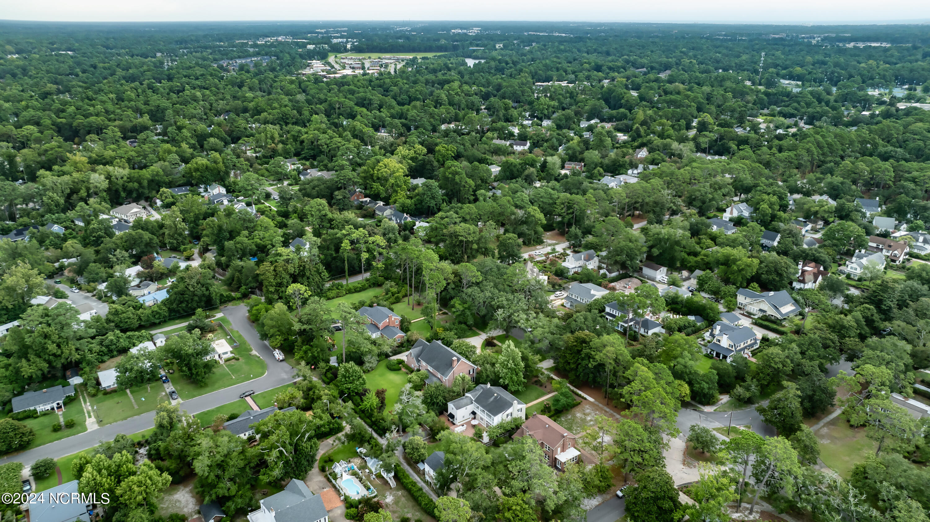 1322 Country Club Road