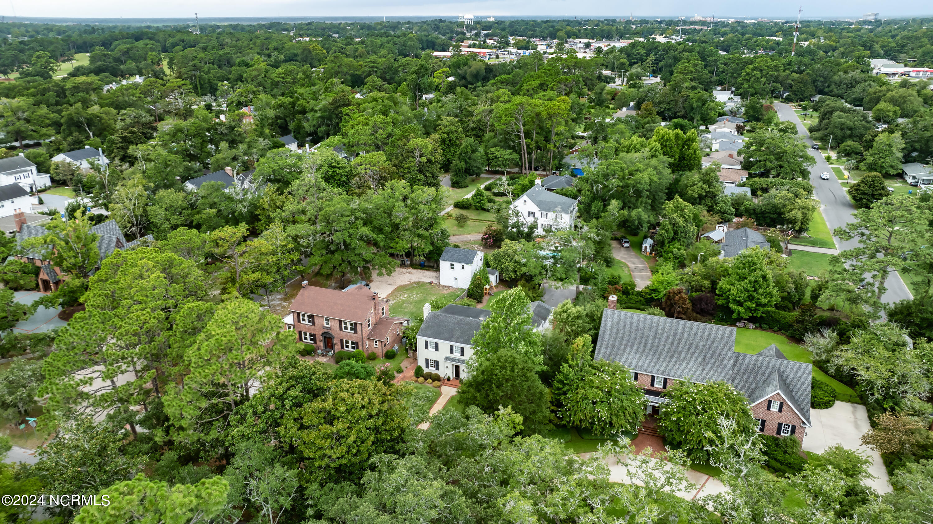 1322 Country Club Road