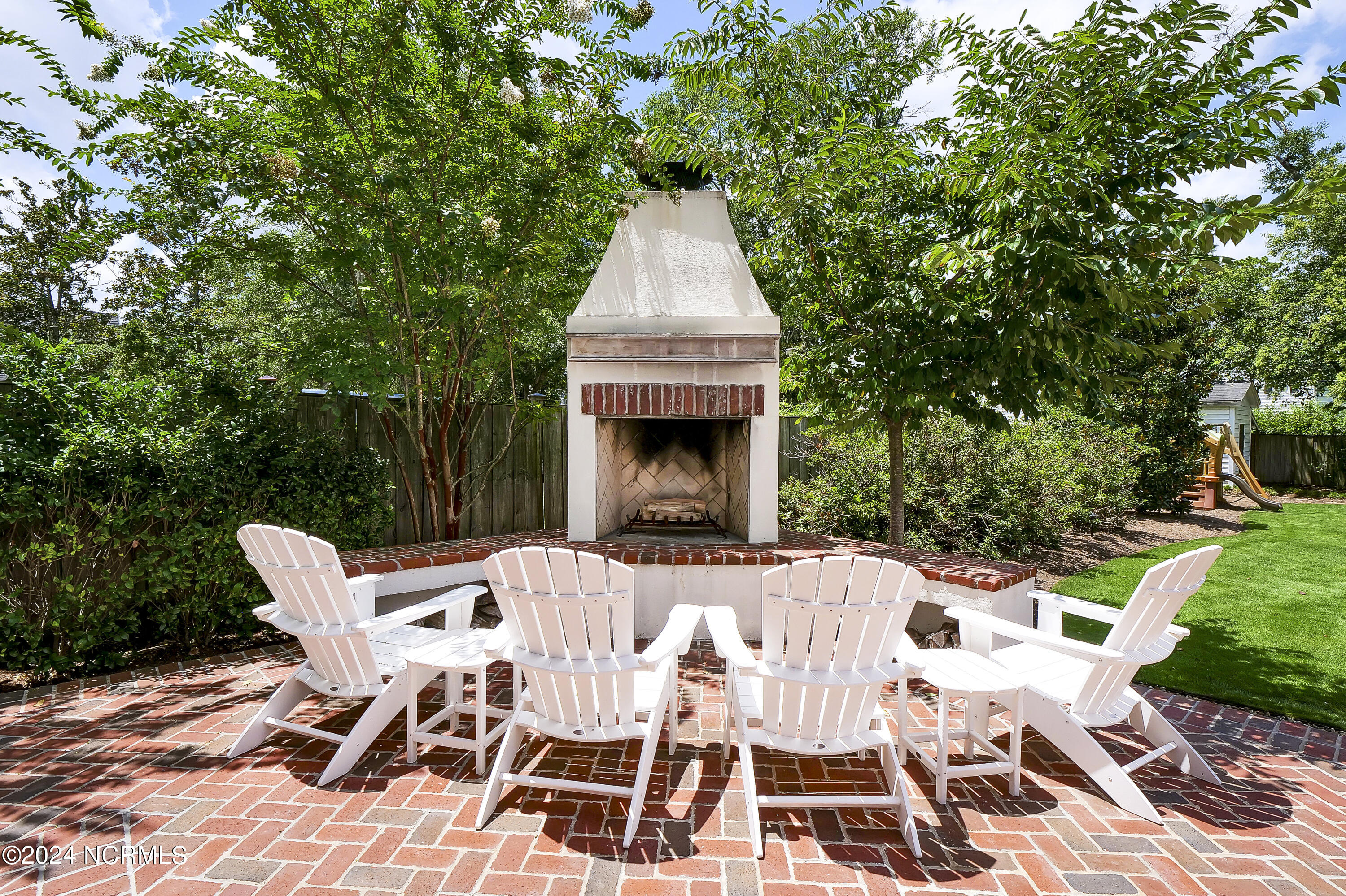 1322 Country Club Road