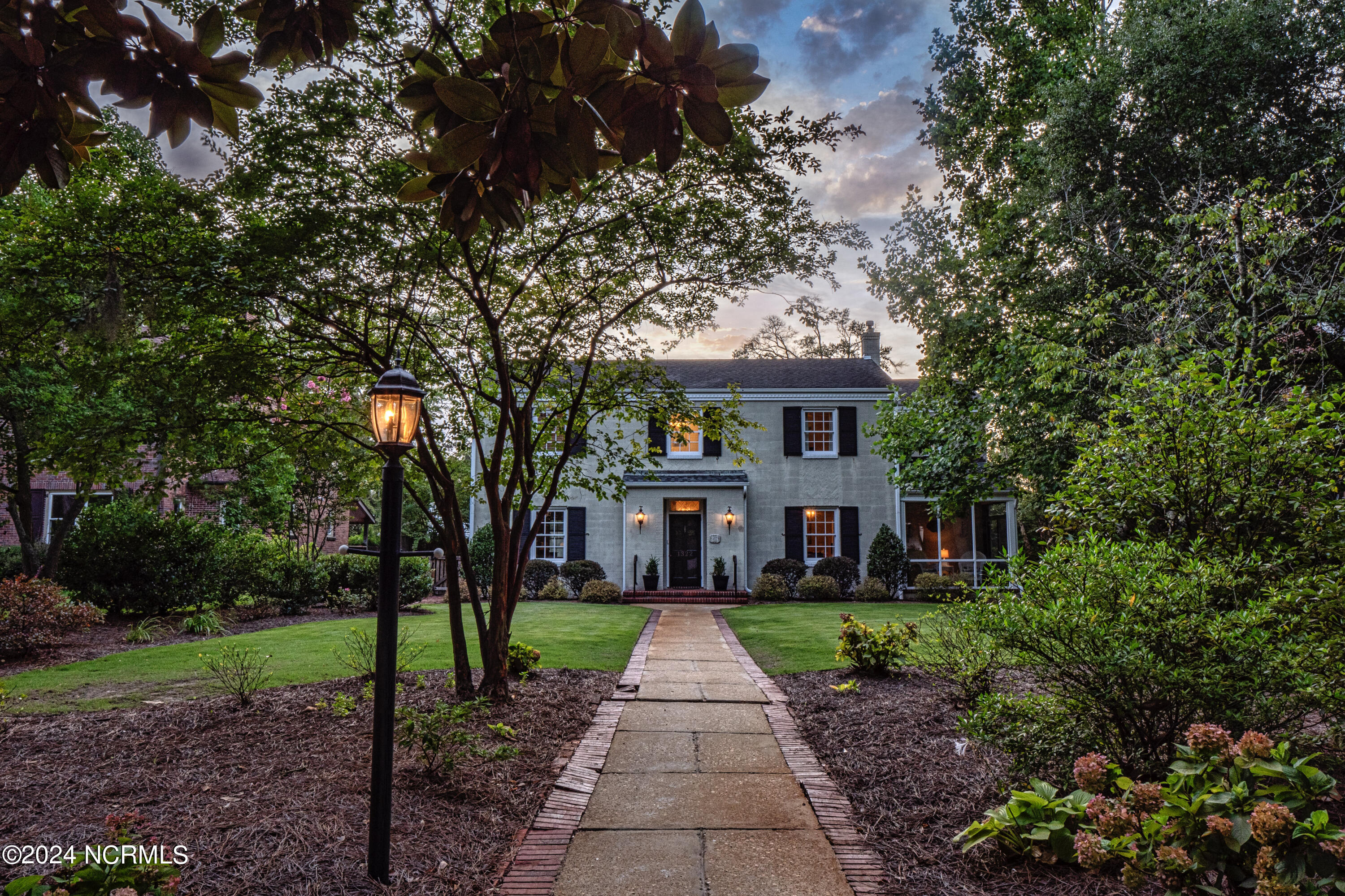 1322 Country Club Road