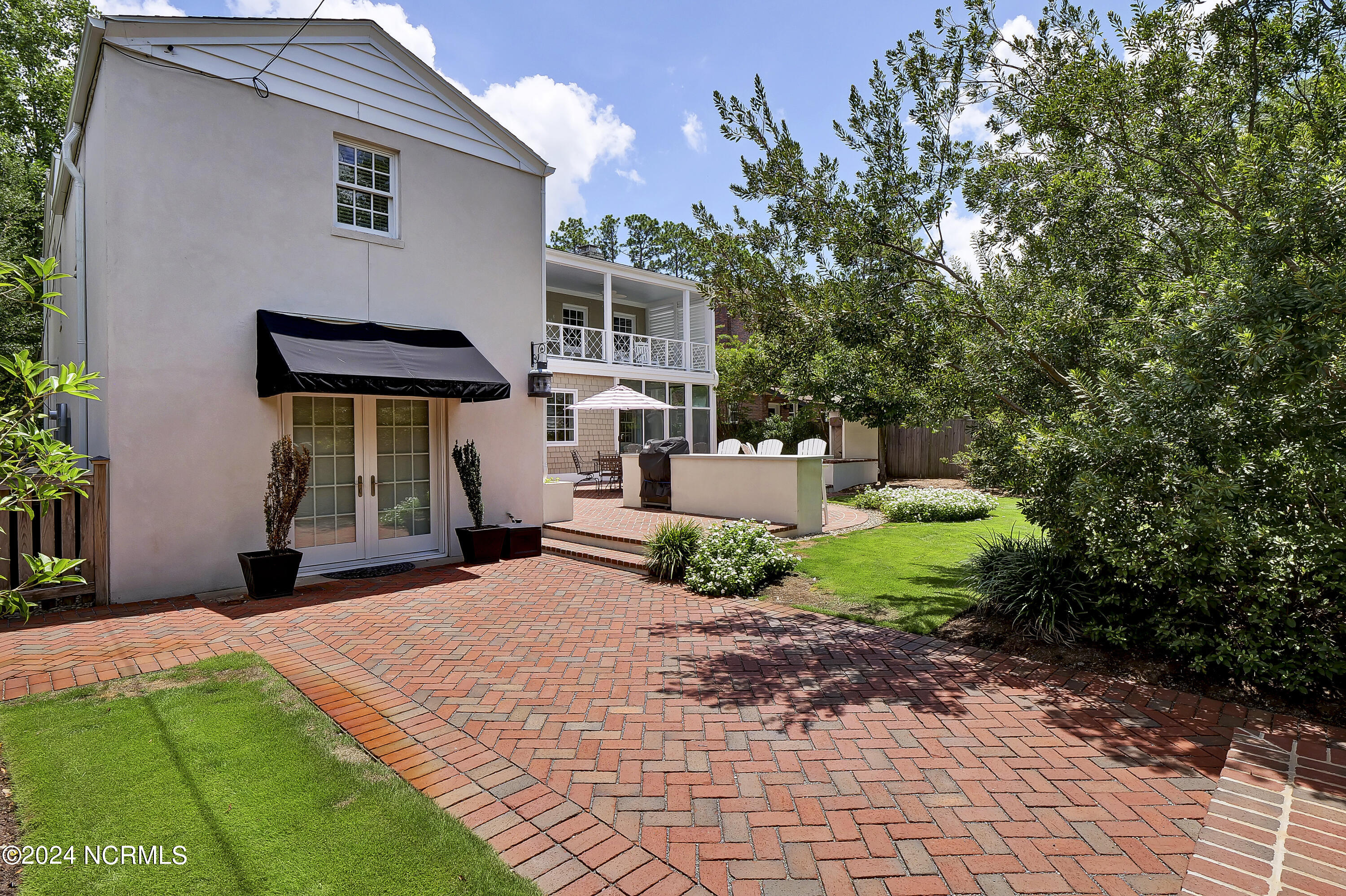 1322 Country Club Road