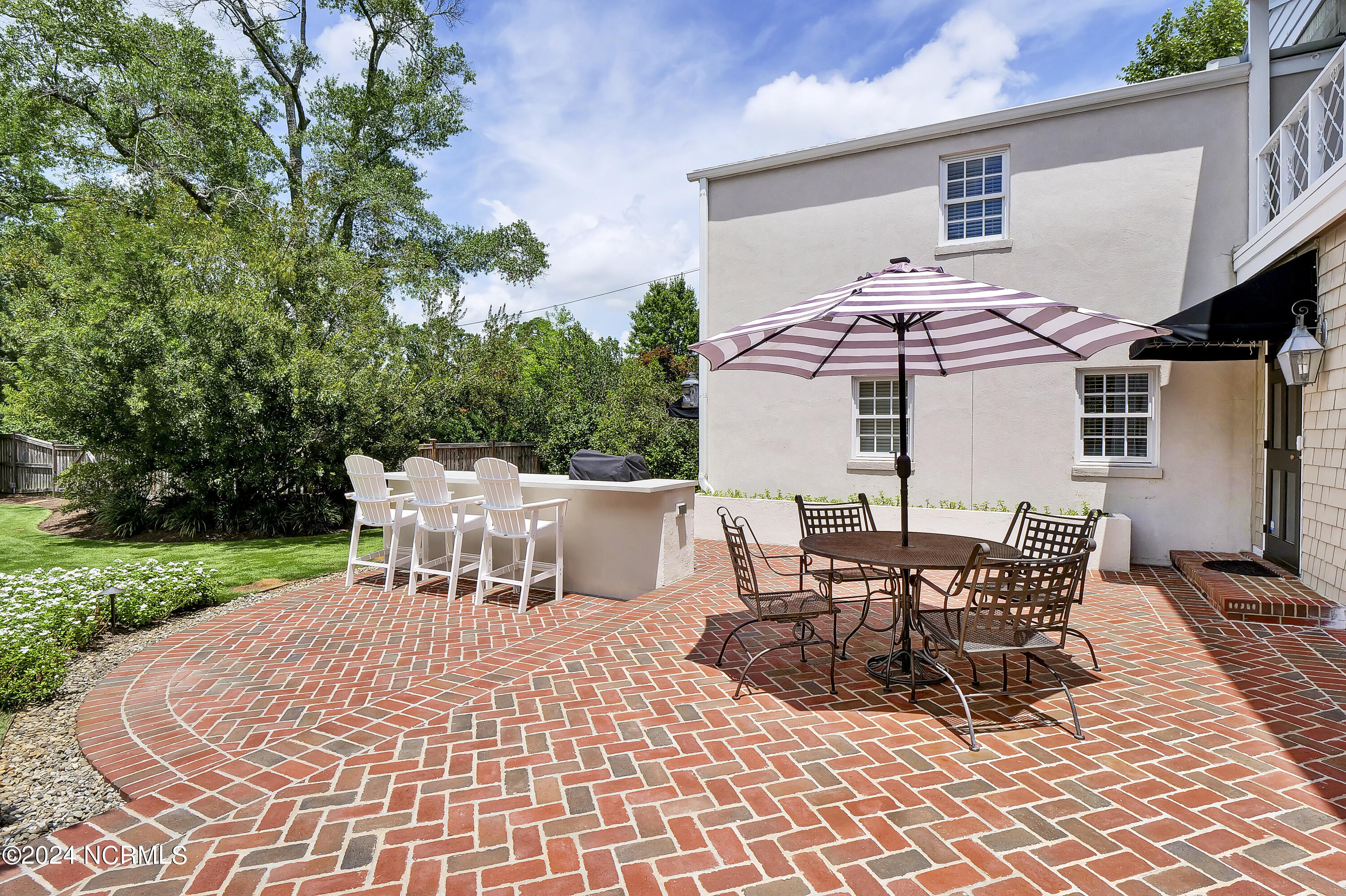 1322 Country Club Road