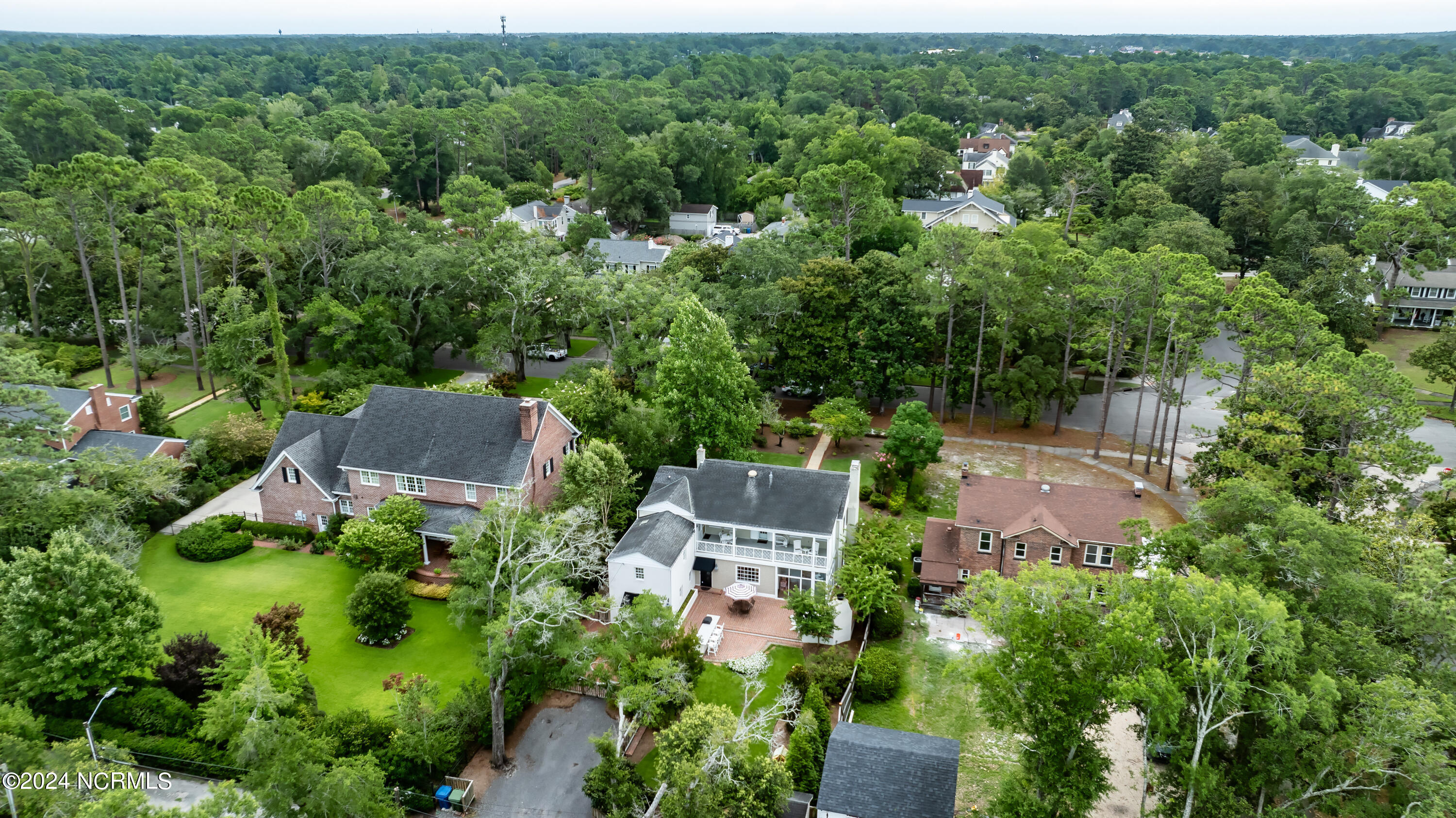 1322 Country Club Road