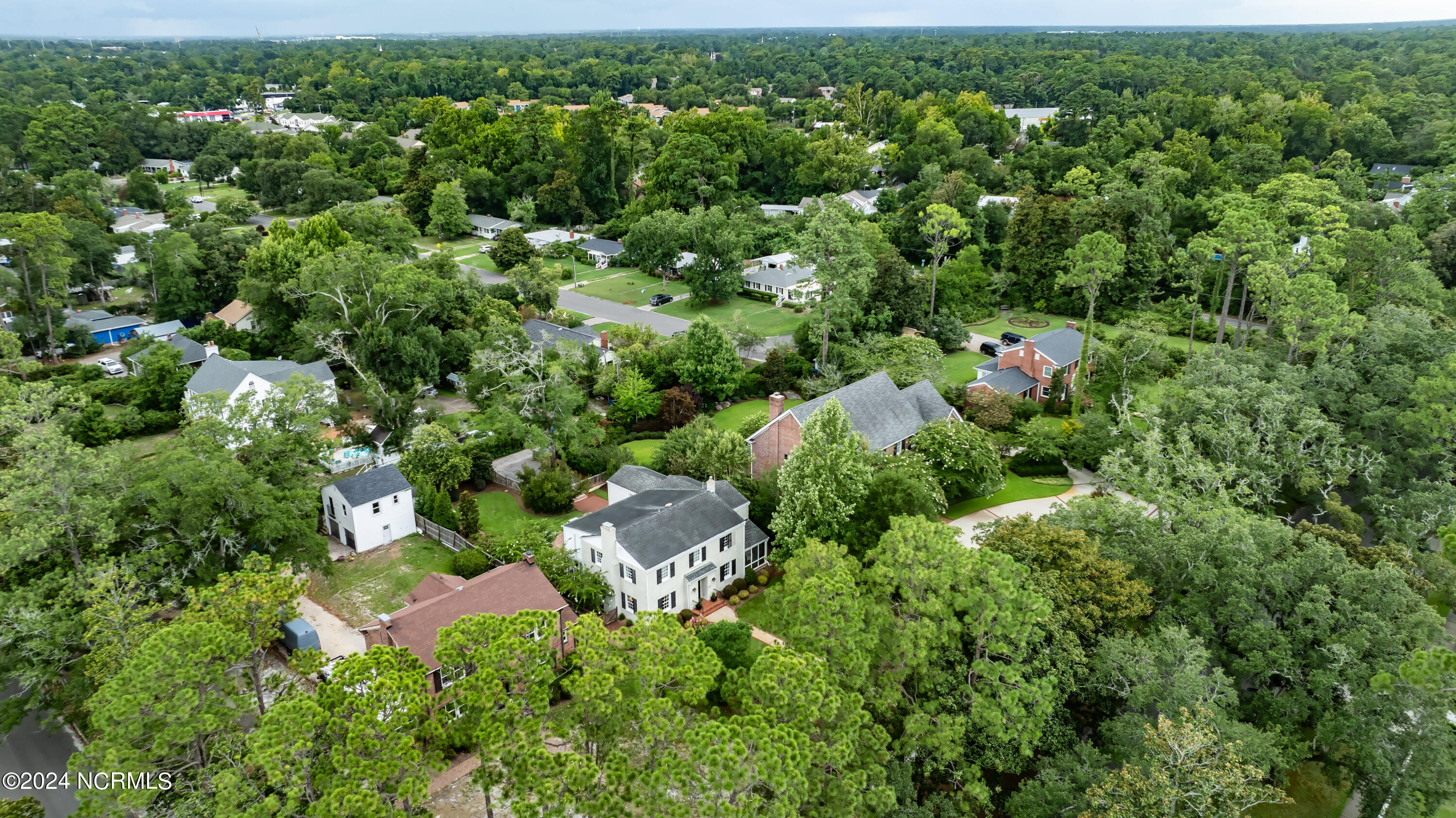 1322 Country Club Road