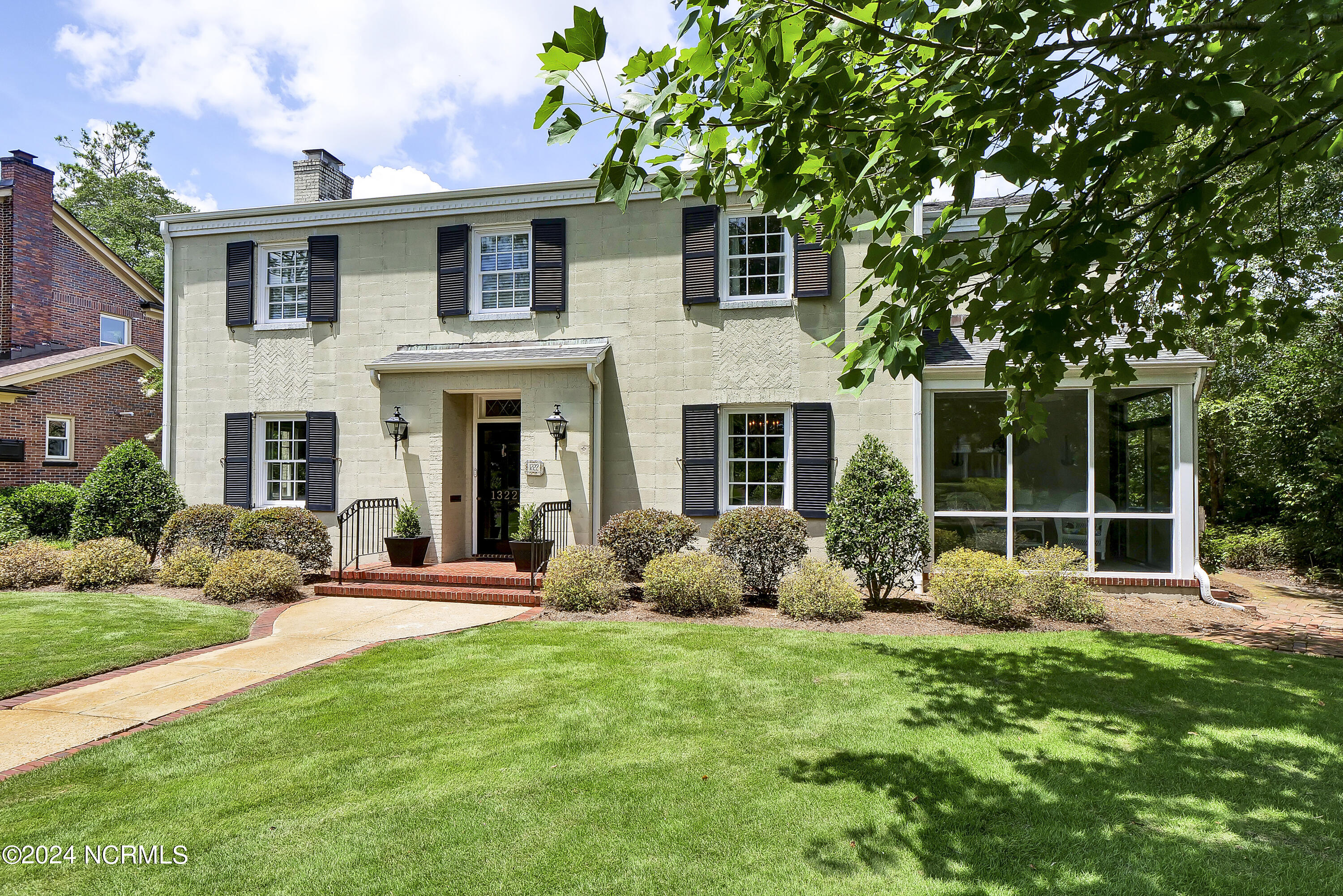 1322 Country Club Road