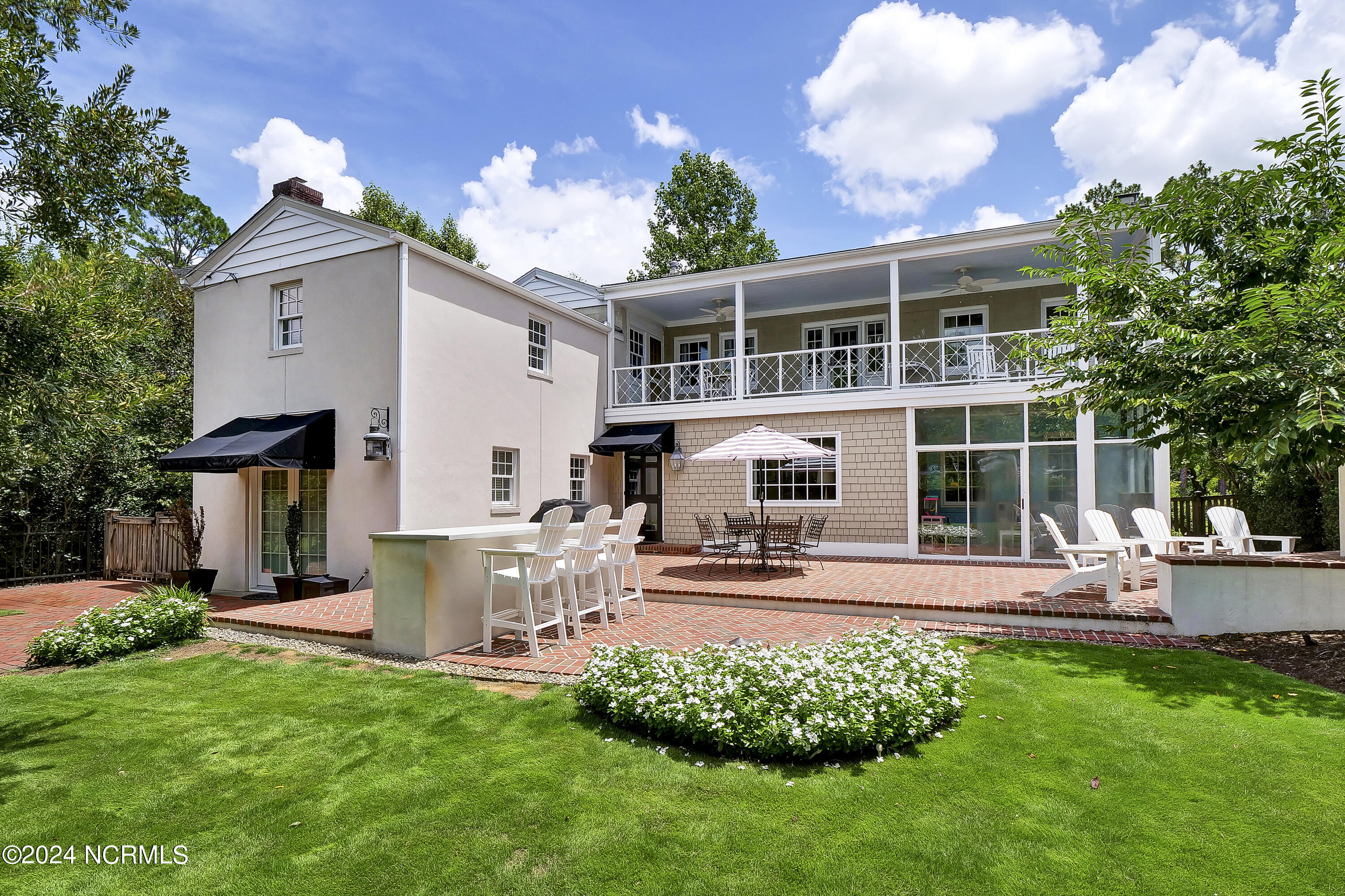 1322 Country Club Road