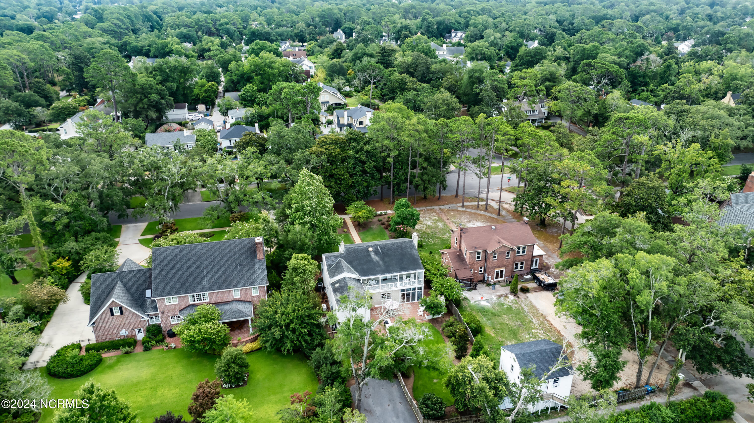 1322 Country Club Road