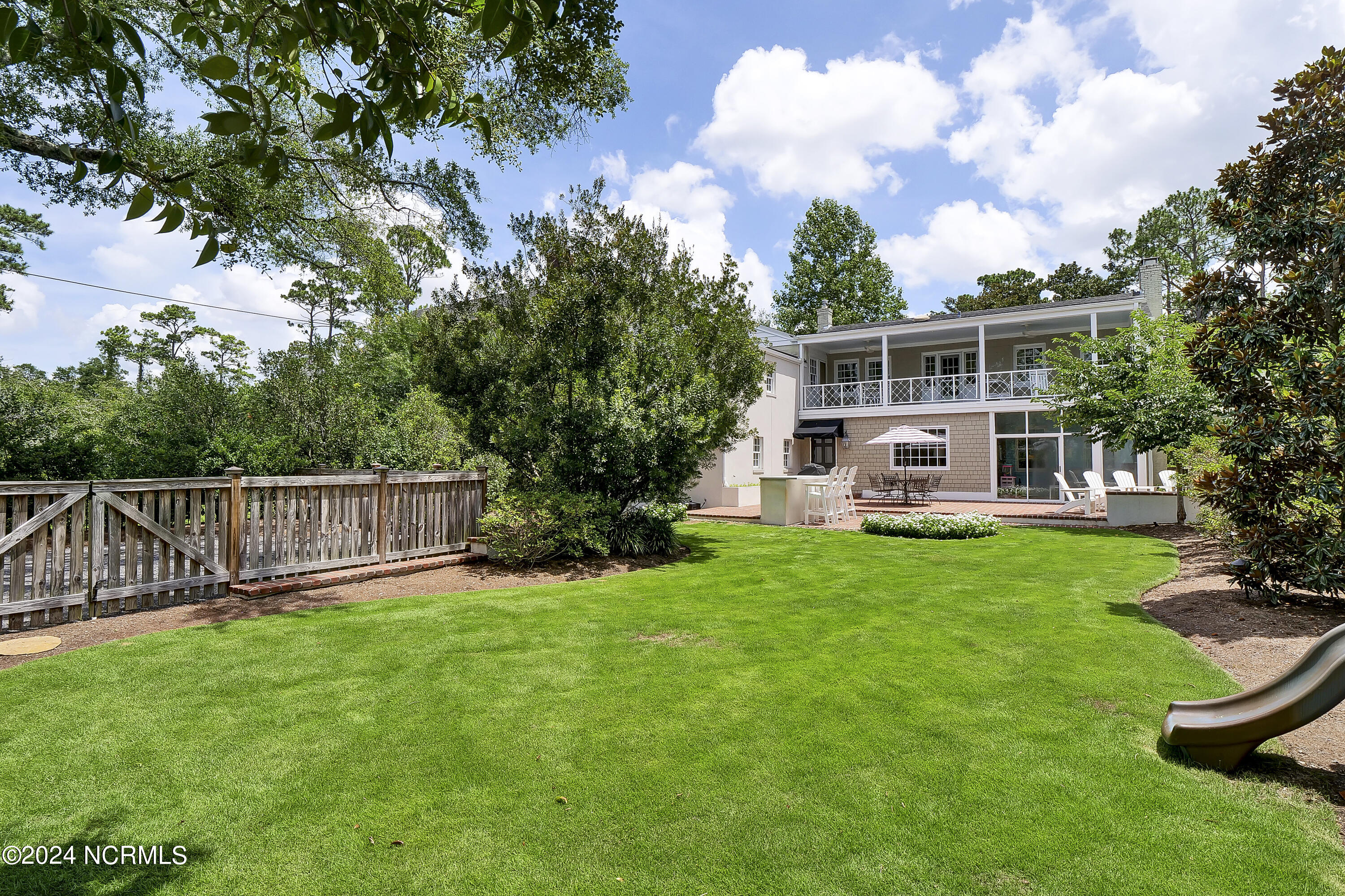 1322 Country Club Road