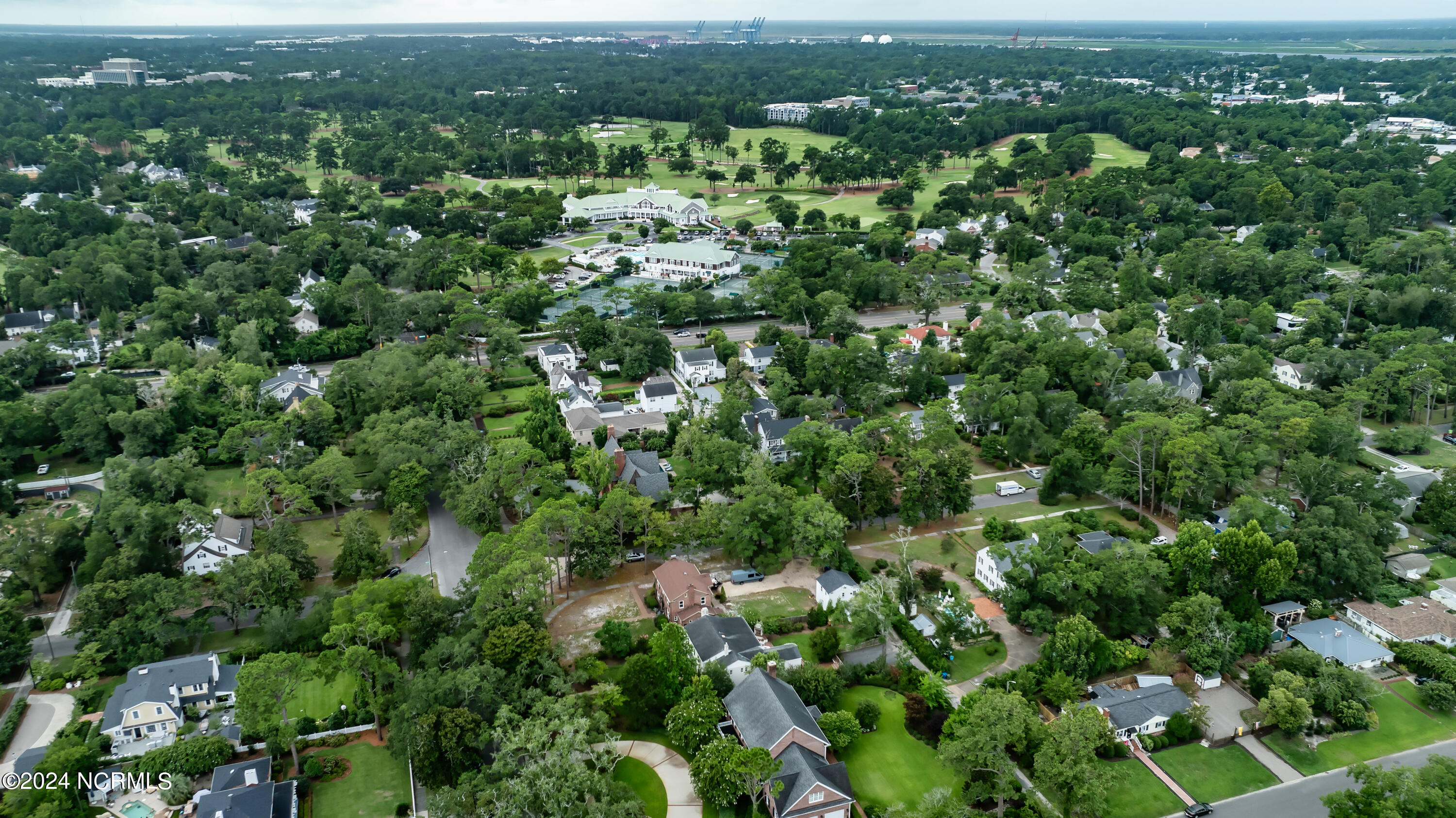 1322 Country Club Road