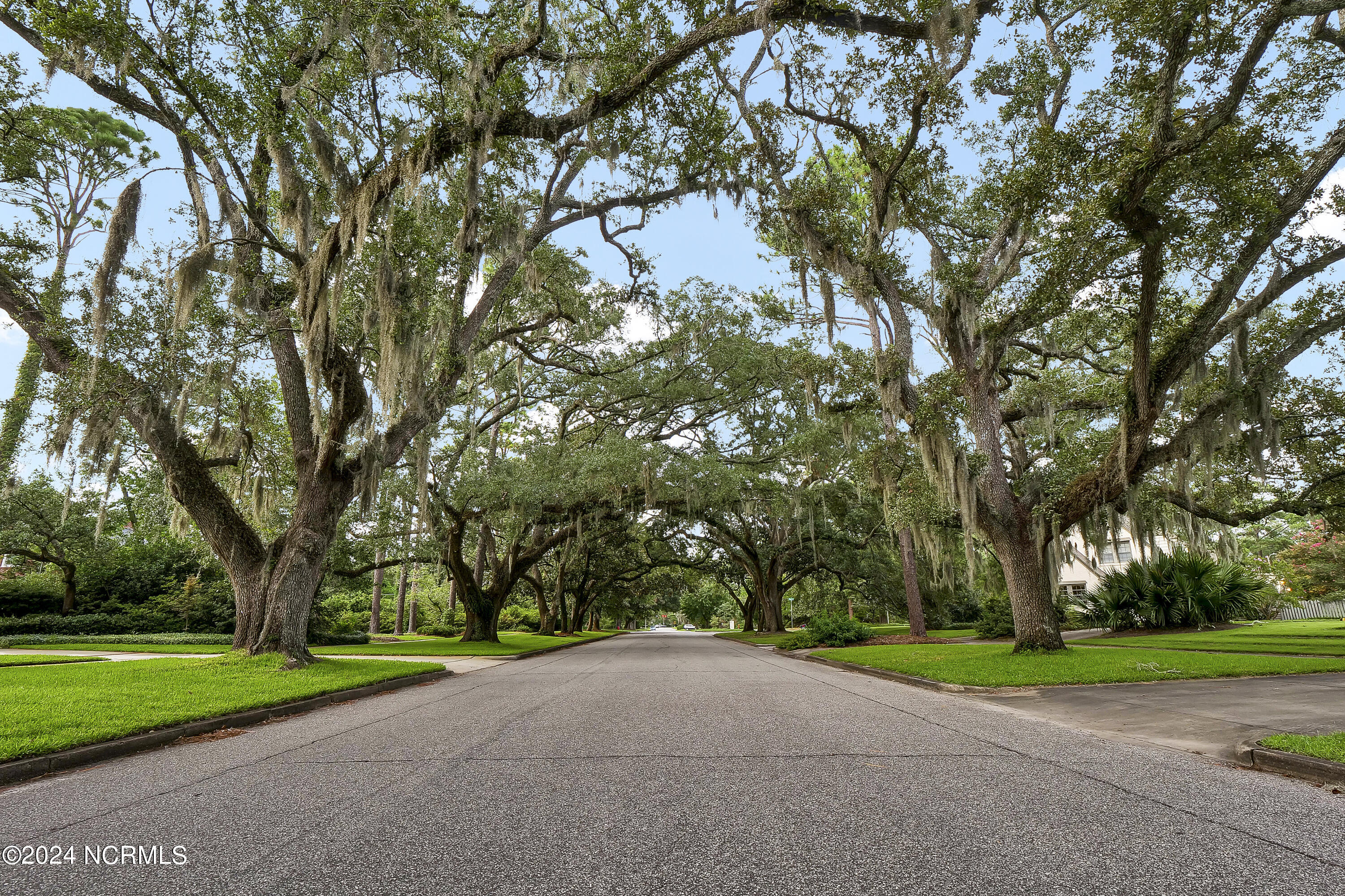 1322 Country Club Road