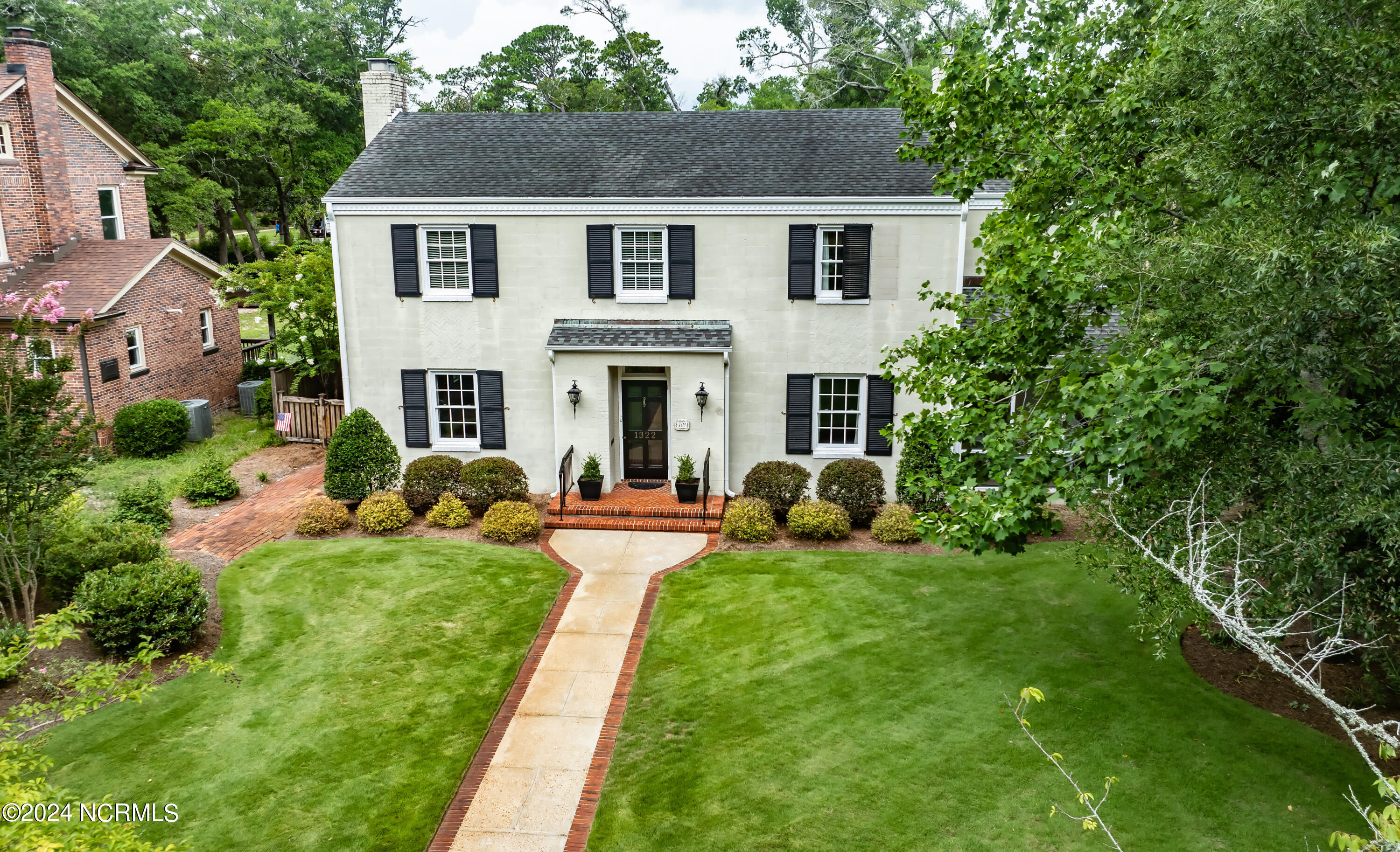1322 Country Club Road