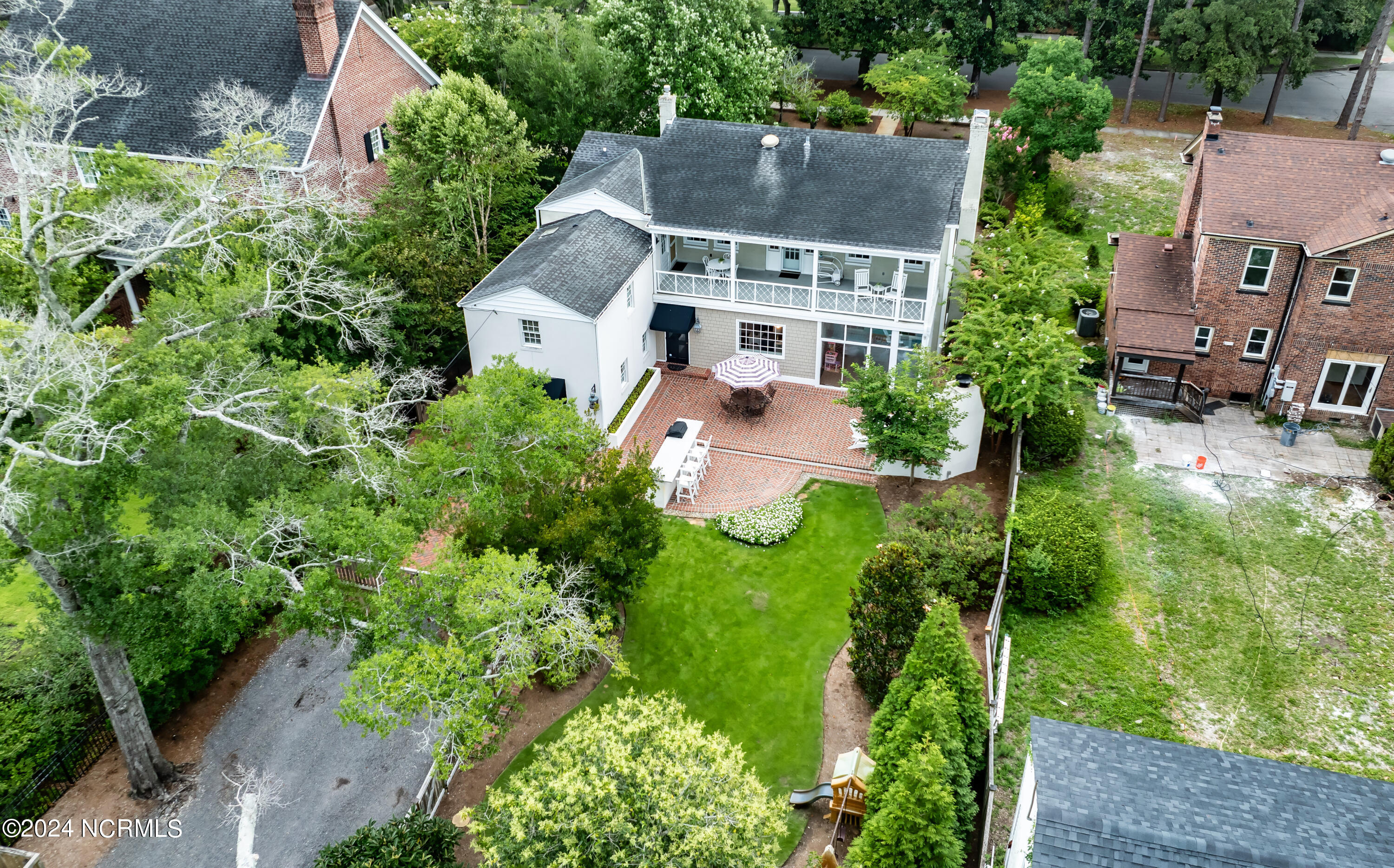 1322 Country Club Road