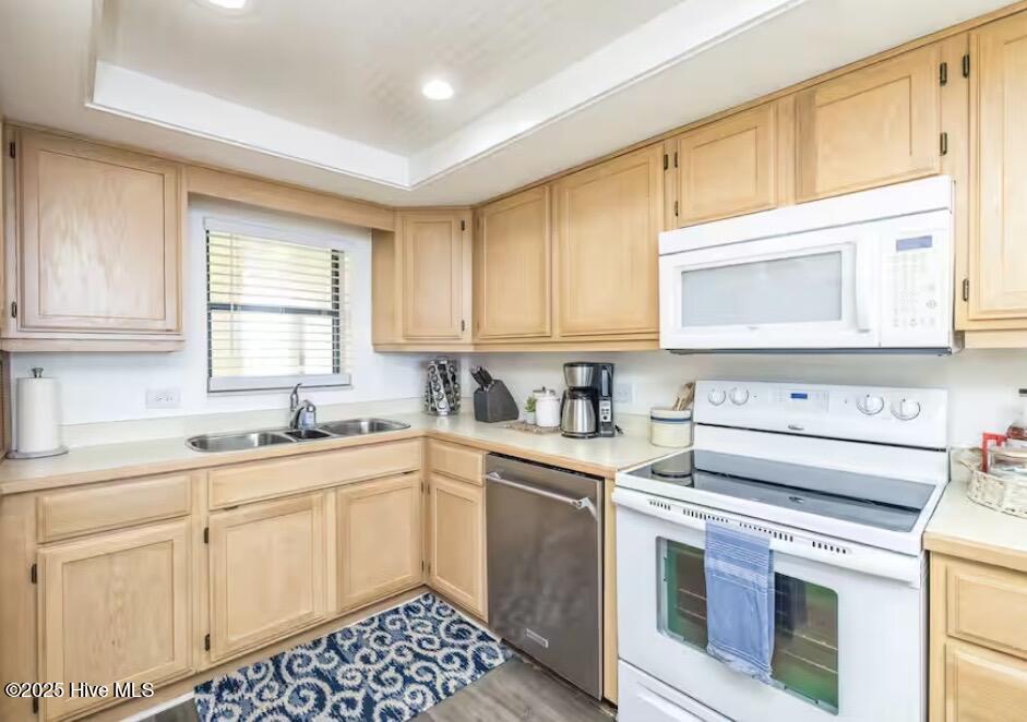 1704 Lumina Avenue N Apt 8d