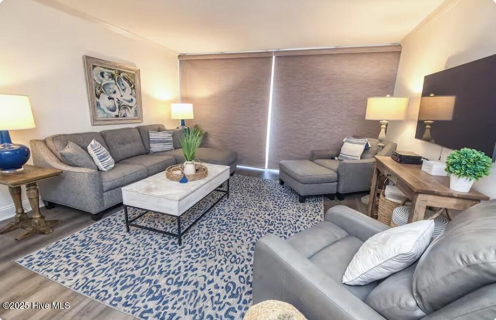 1704 Lumina Avenue N Apt 8d