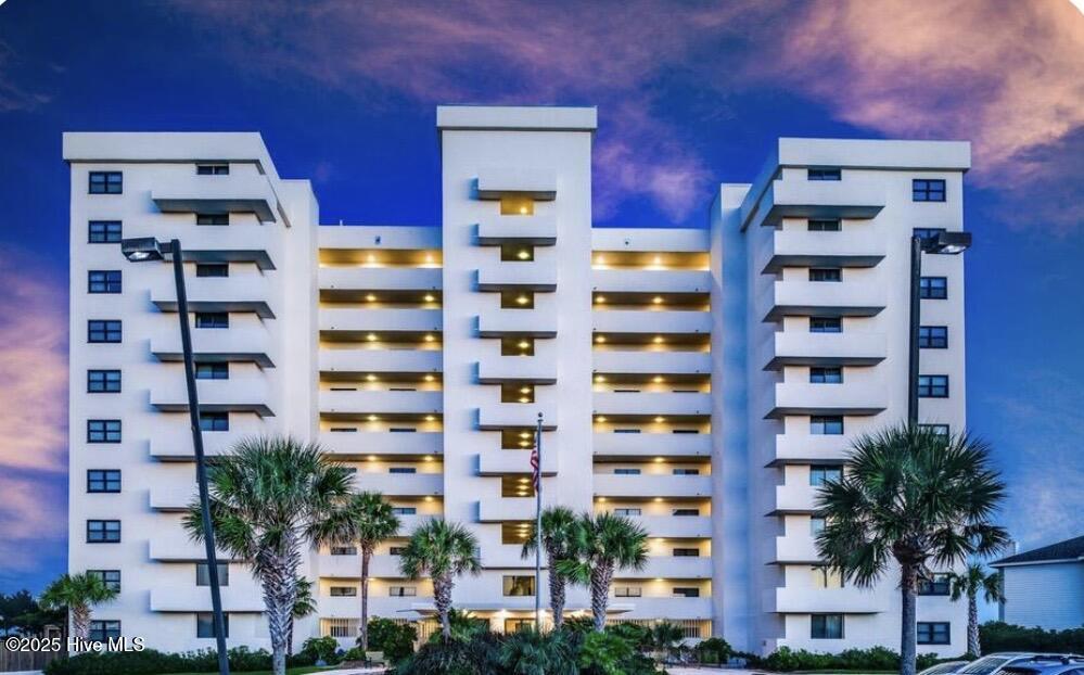 1704 Lumina Avenue N Apt 8d
