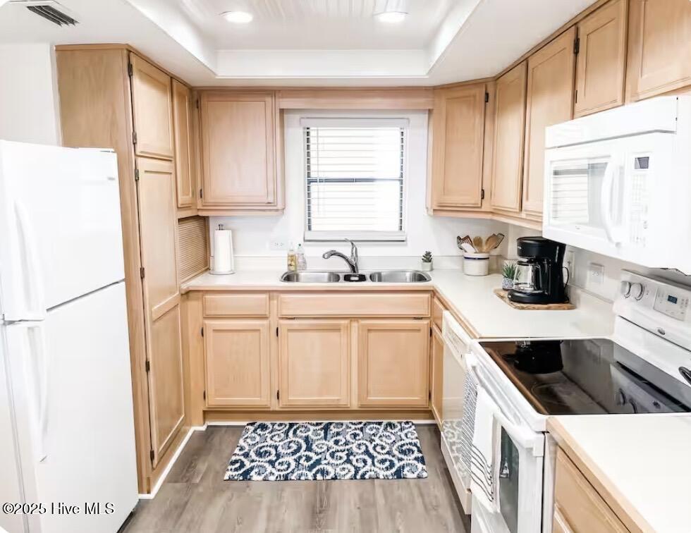 1704 Lumina Avenue N Apt 8d