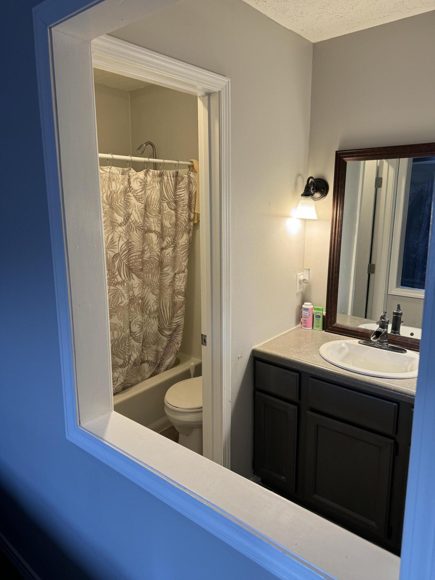 2700 S Ingram Mill Road Unit: 8