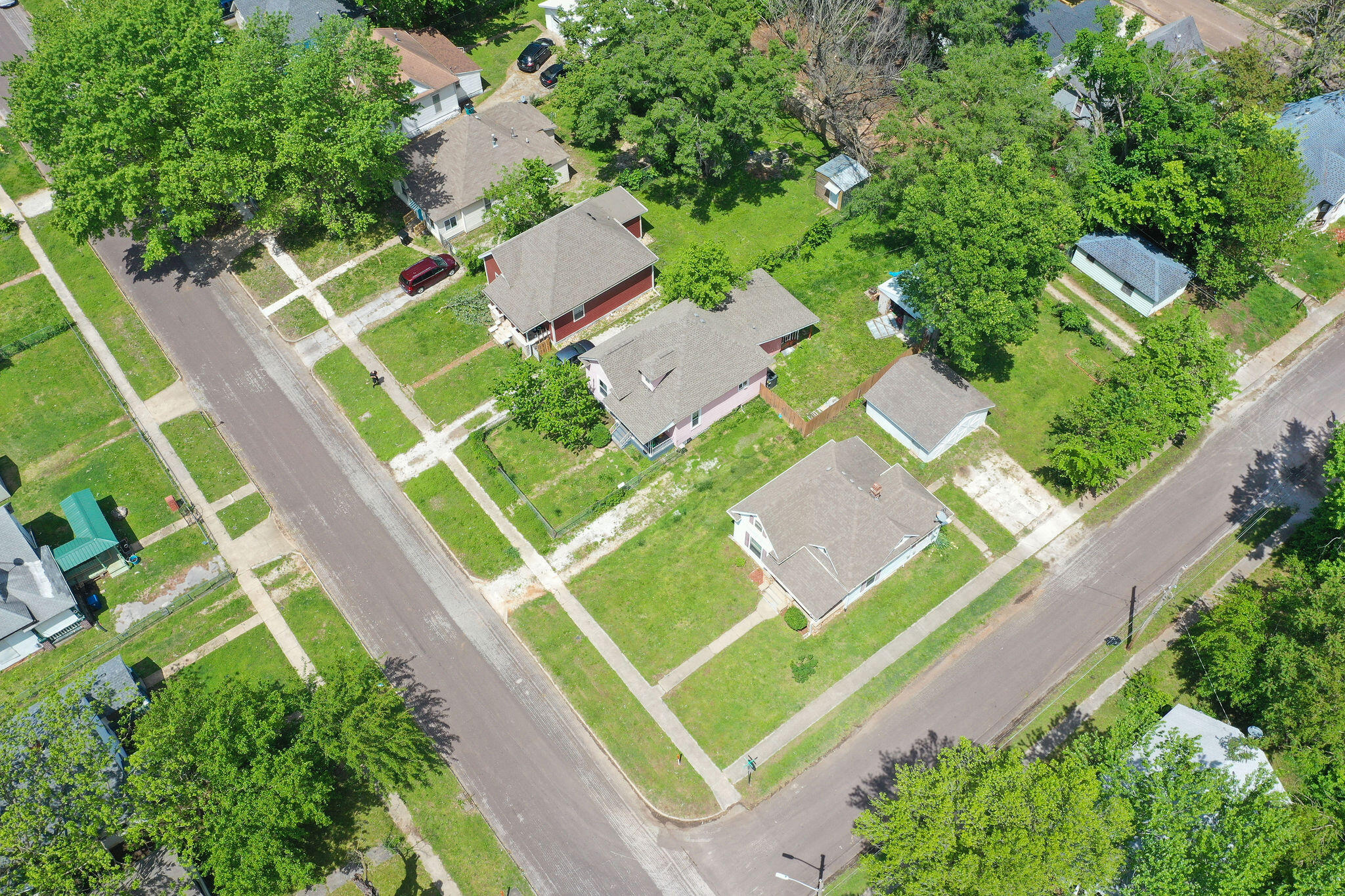 901 W Poplar Street
