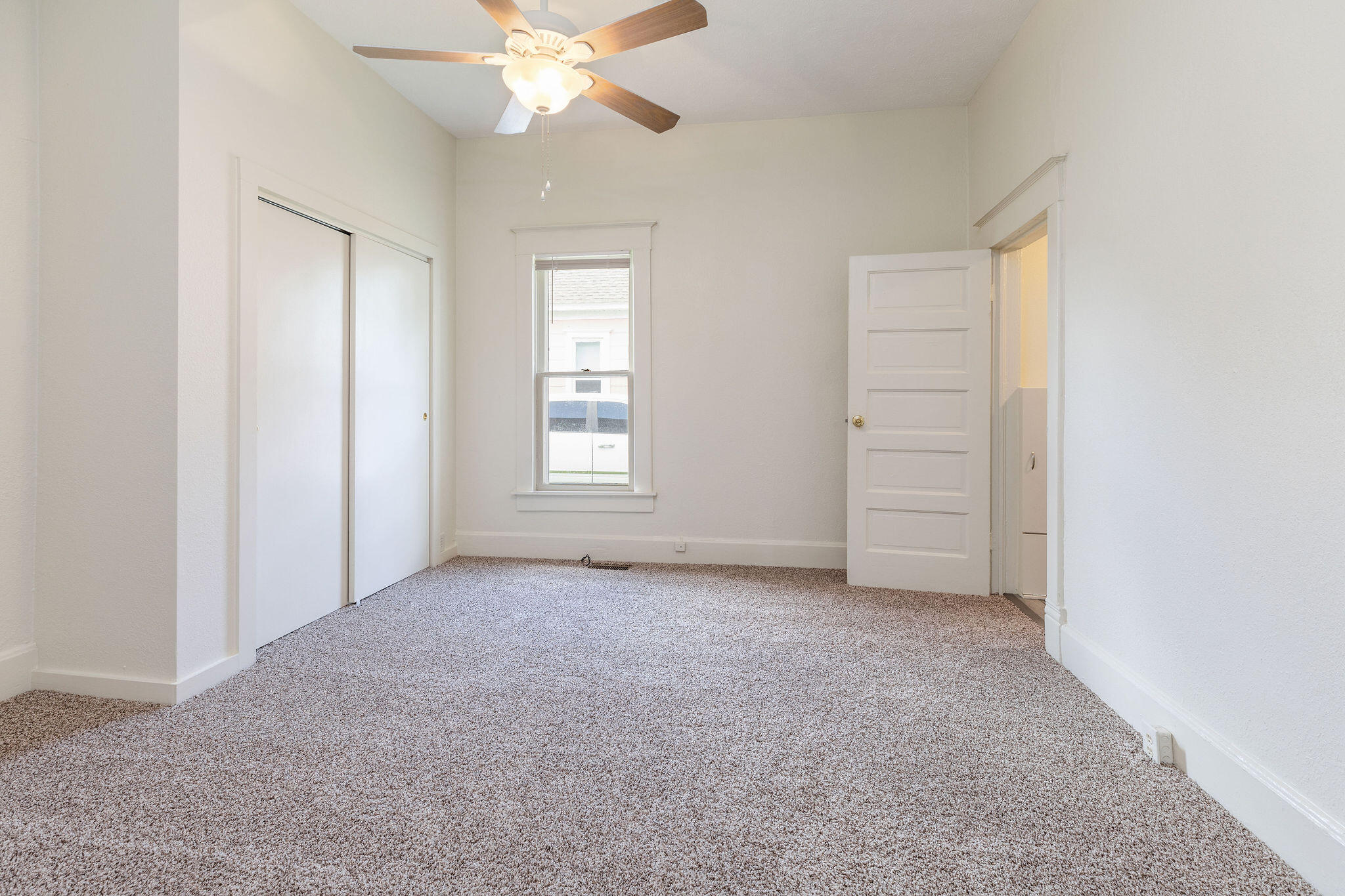 901 W Poplar Street