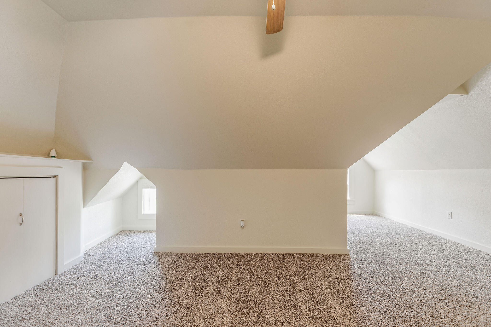 901 W Poplar Street