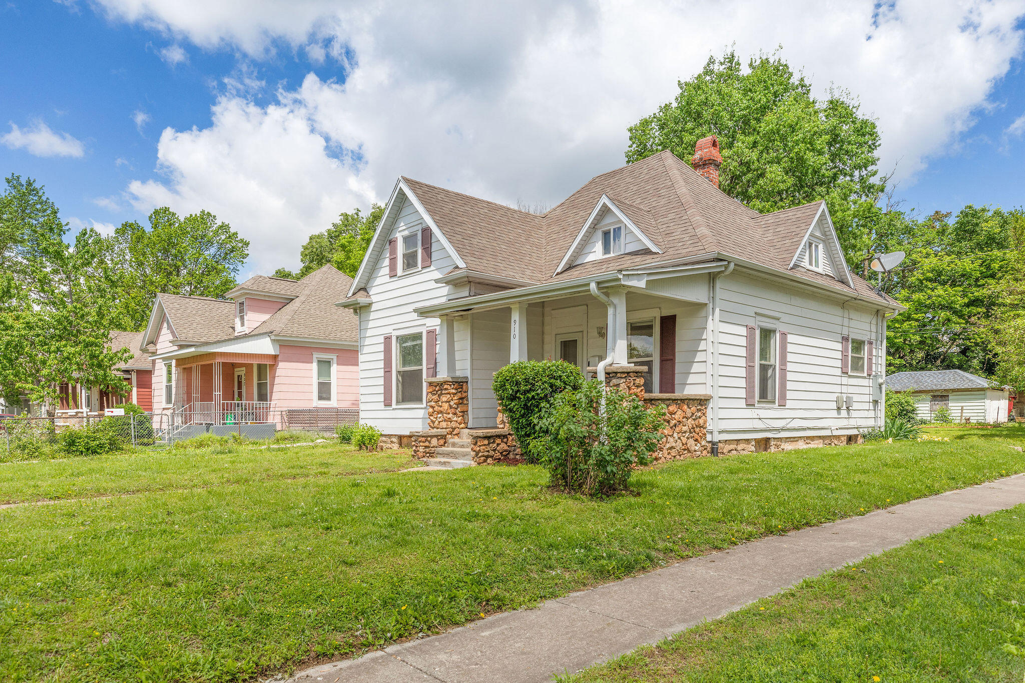901 W Poplar Street
