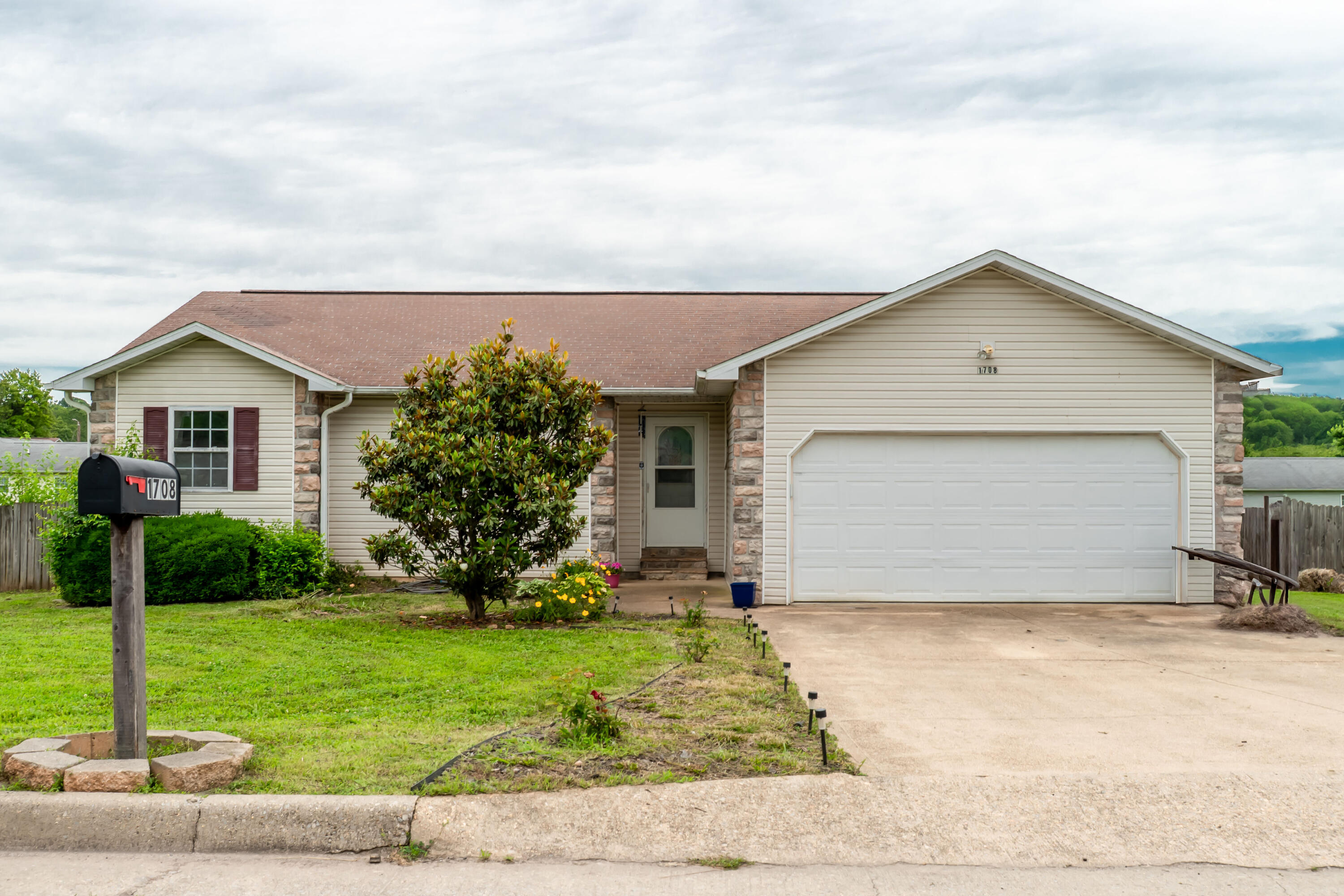 1708 Tiffany Street