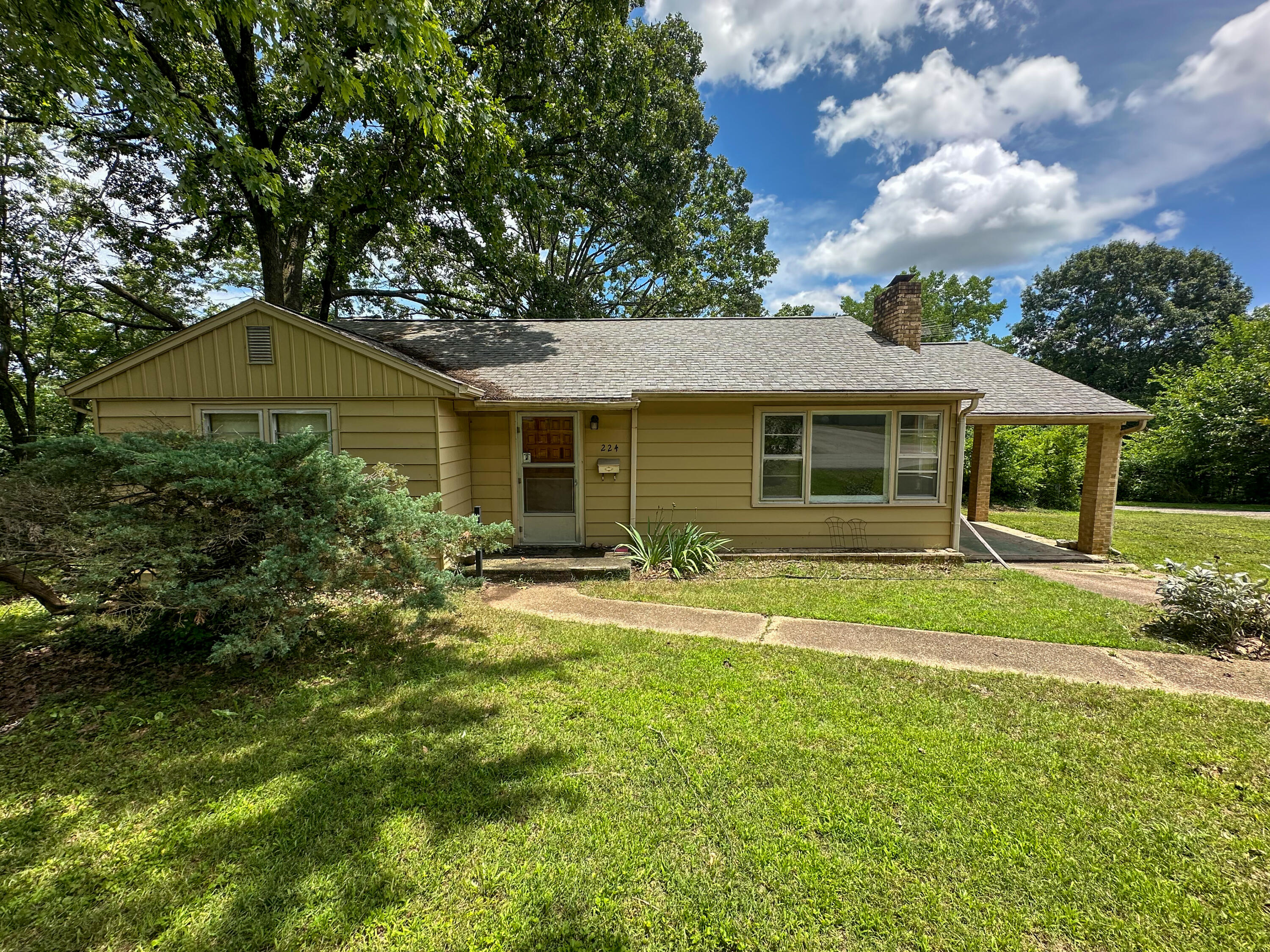 224 N Utah Street