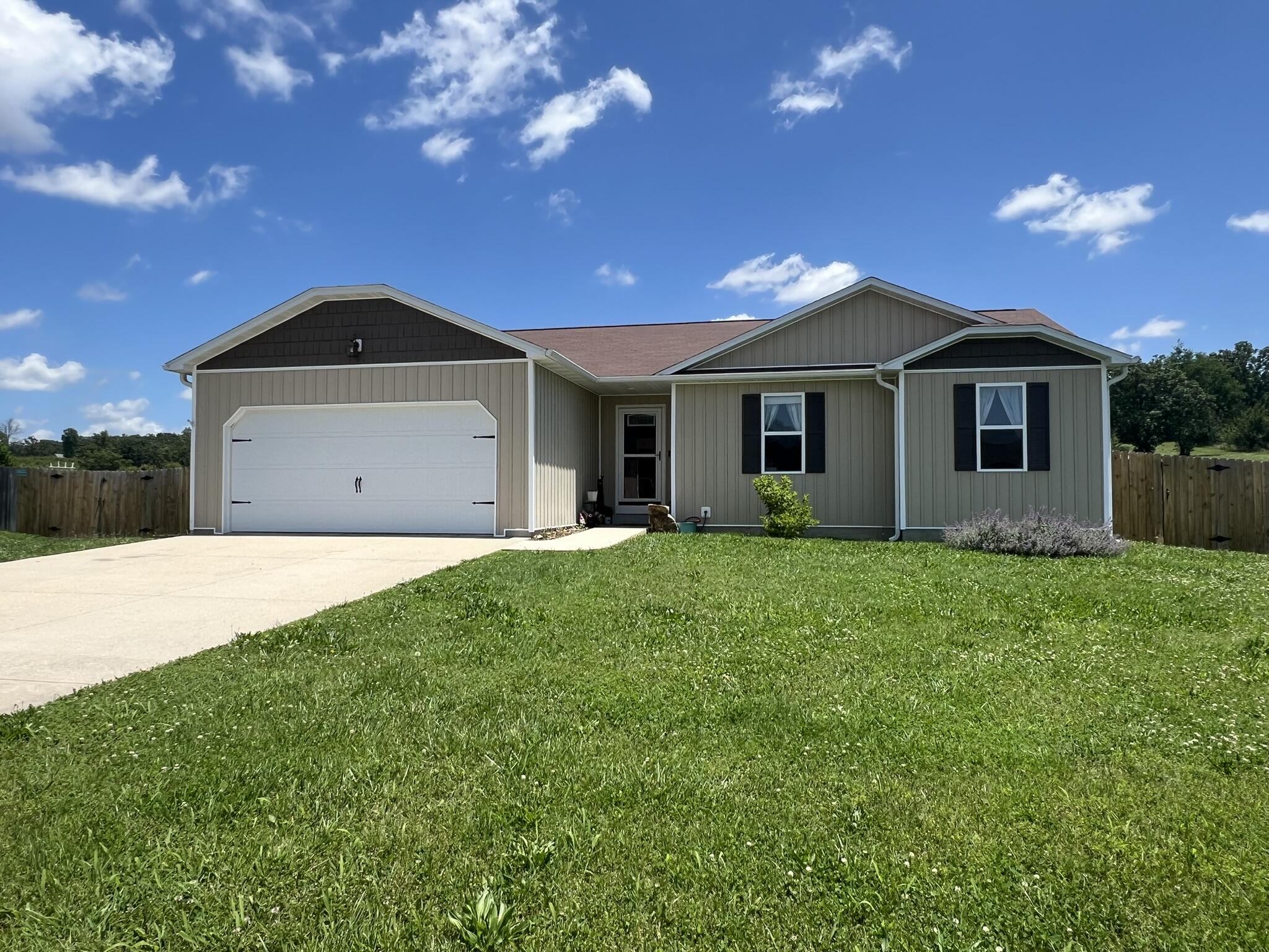 1604 Luna Drive