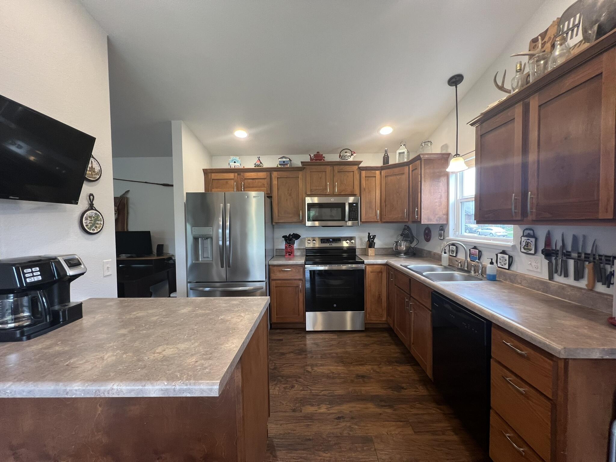 1604 Luna Drive