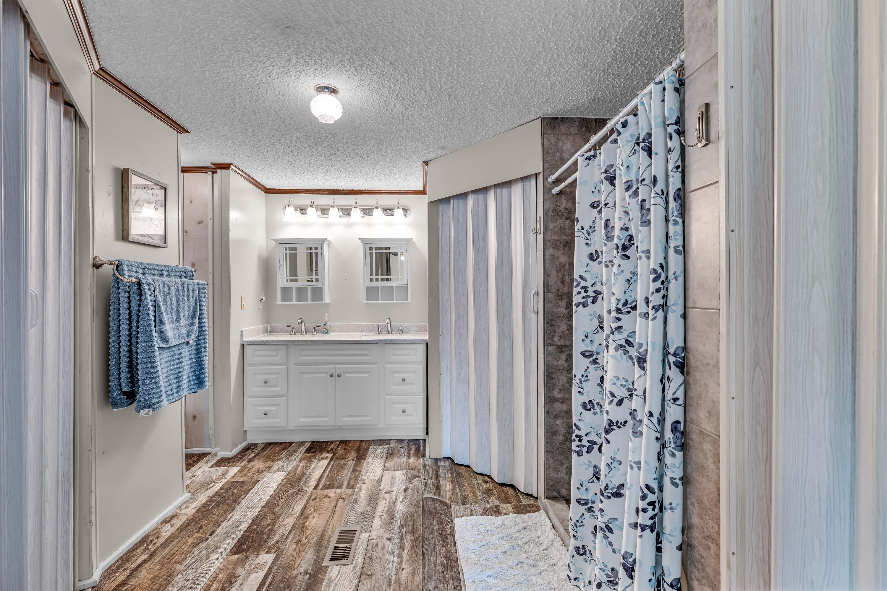 4180 Private Rd 7201