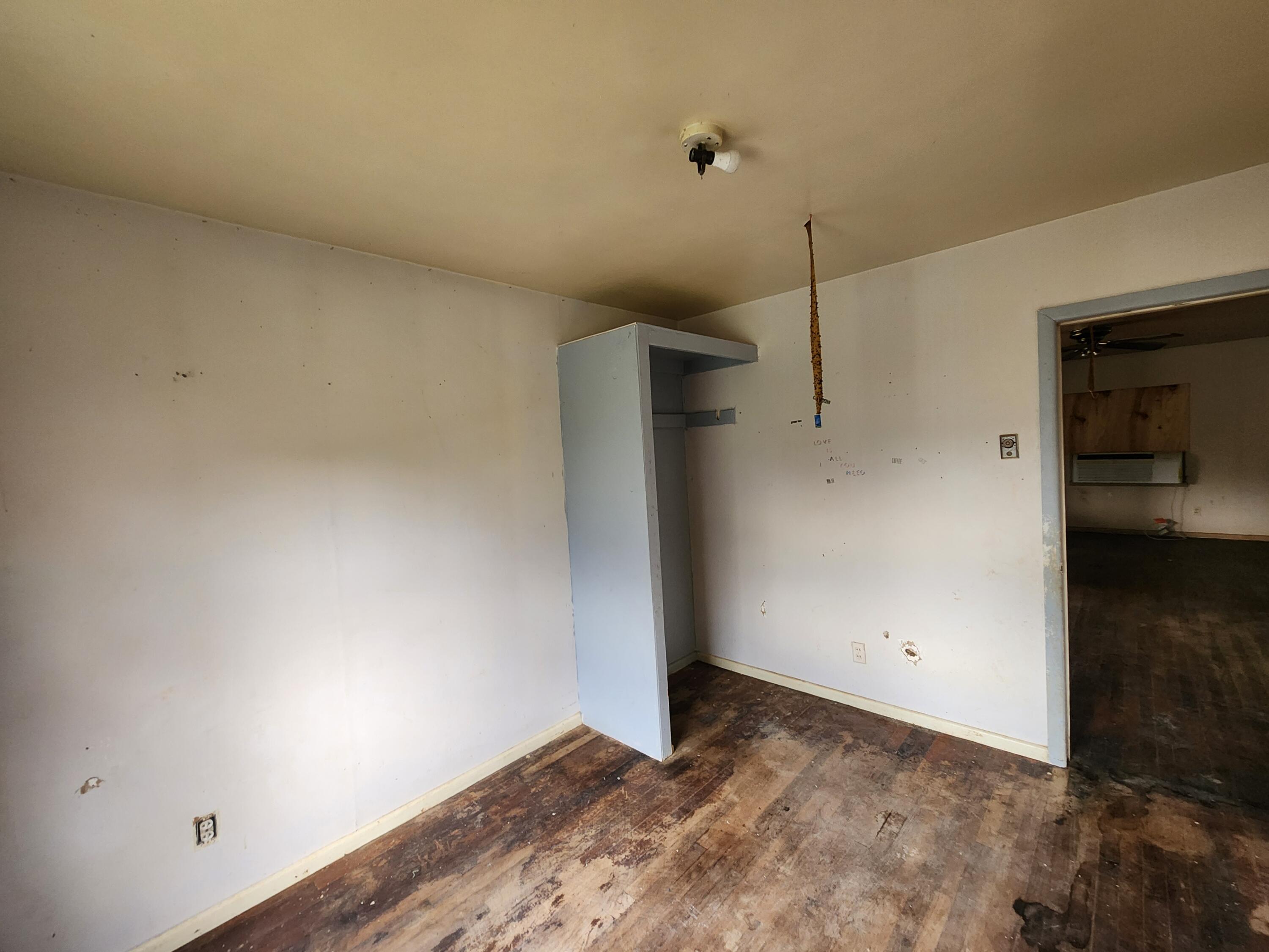 1462 W 5th Street