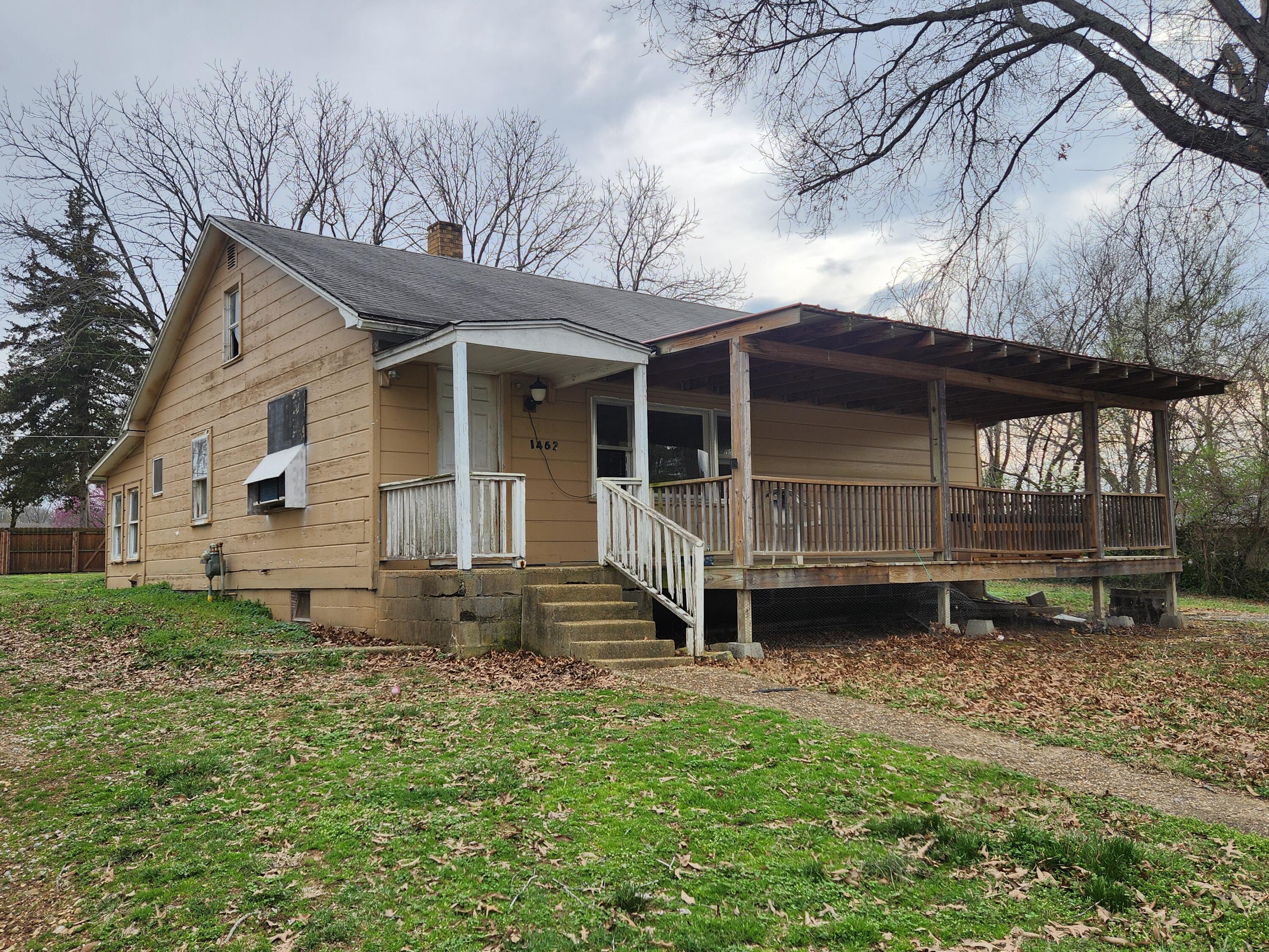 1462 W 5th Street