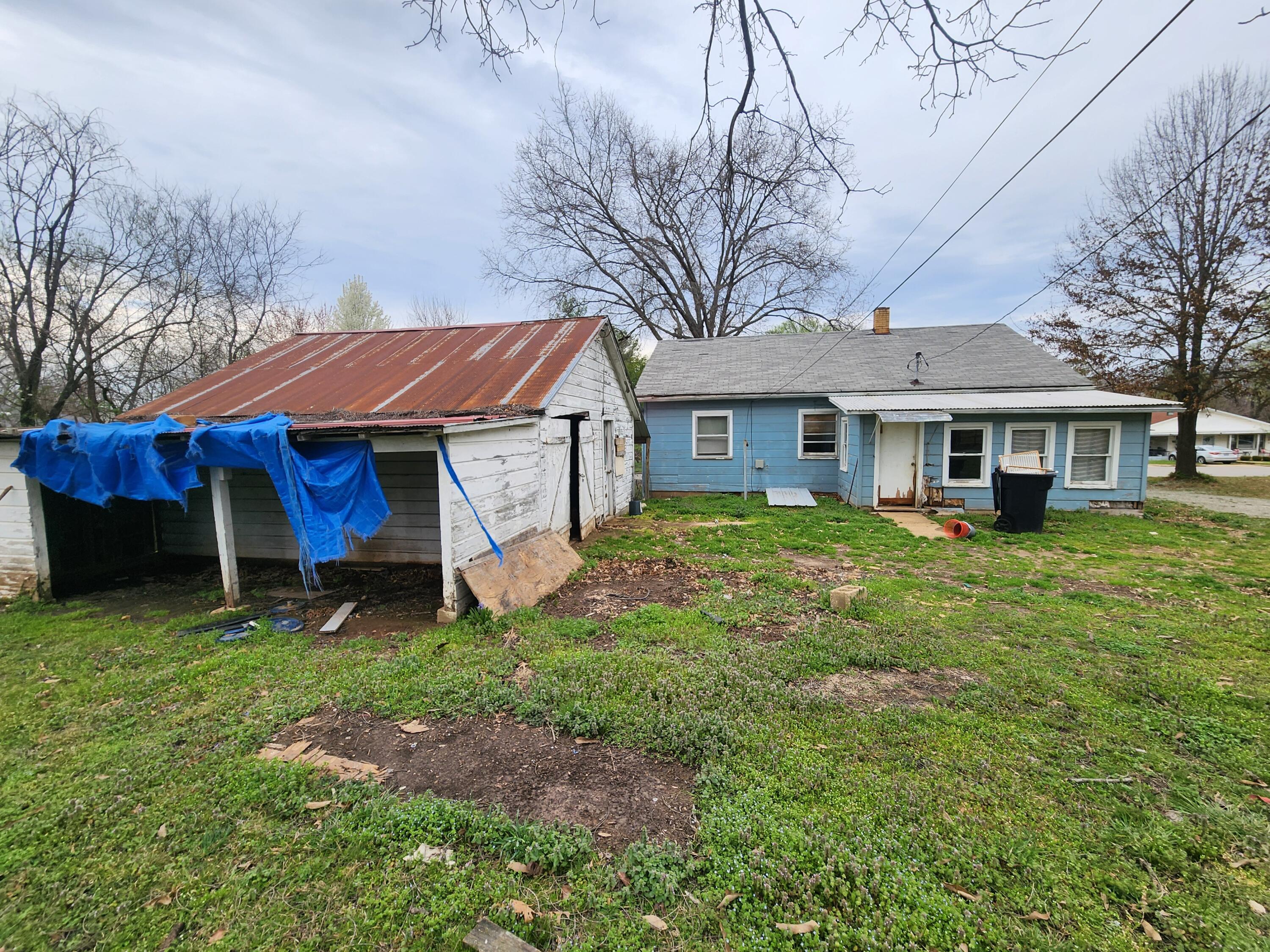 1462 W 5th Street